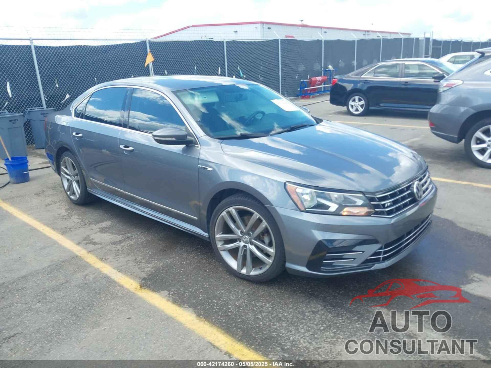 VOLKSWAGEN PASSAT 2017 - 1VWDT7A31HC040976