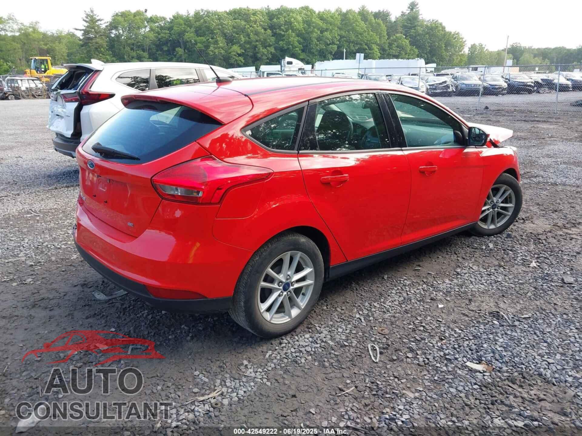 FORD FOCUS 2015 - 1FADP3K2XFL302339