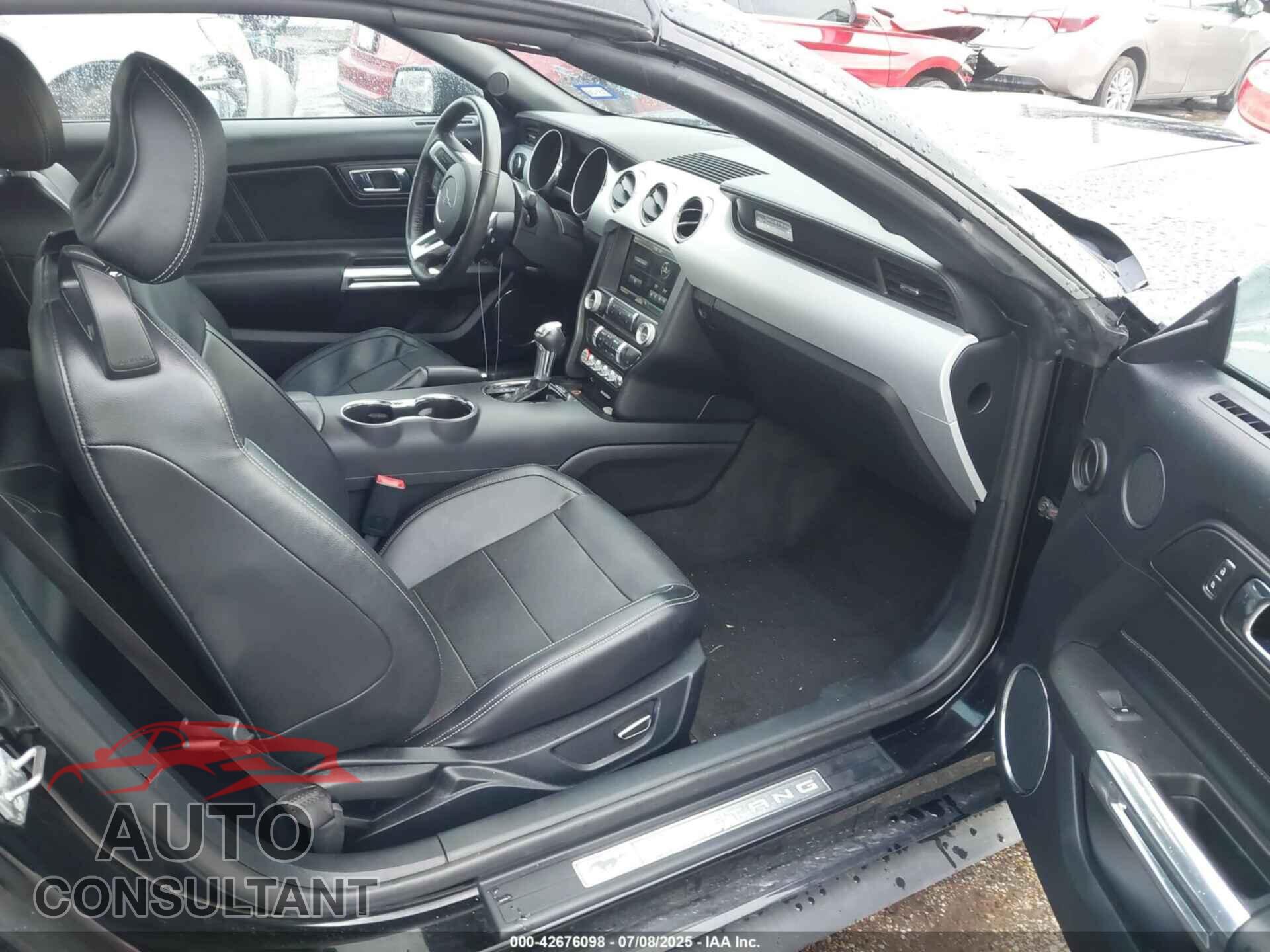 FORD MUSTANG 2015 - 1FATP8UH4F5400877