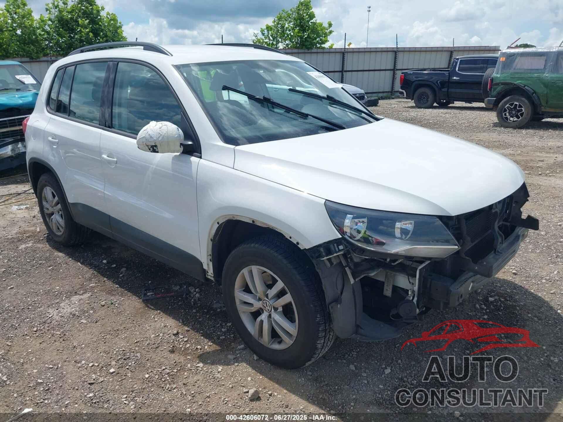 VOLKSWAGEN TIGUAN 2017 - WVGAV7AX3HK018868