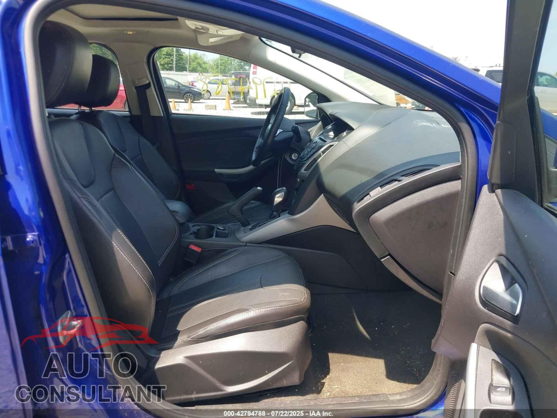 FORD FOCUS 2014 - 1FADP3K28EL314147