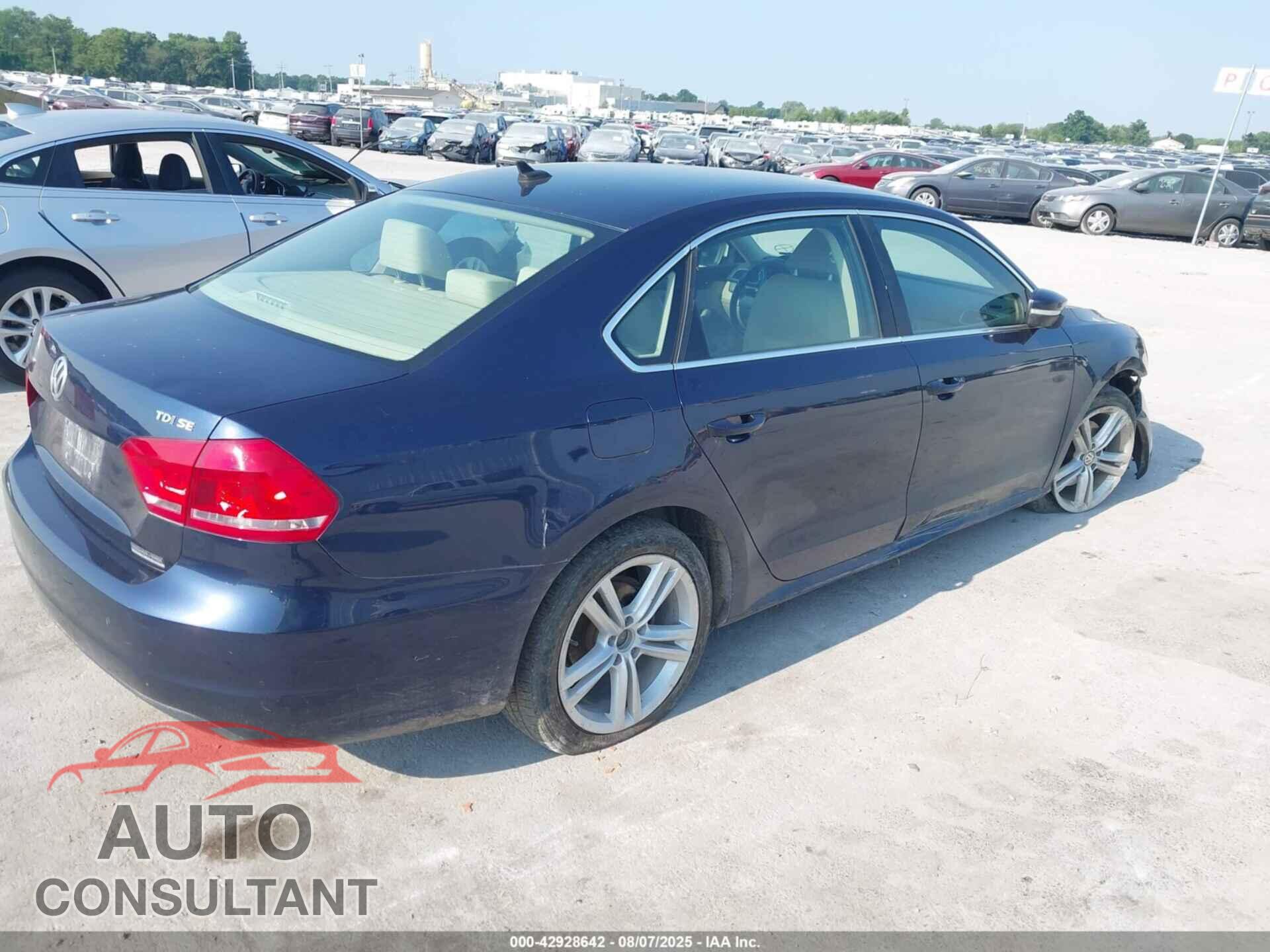 VOLKSWAGEN PASSAT 2015 - 1VWBV7A38FC088554