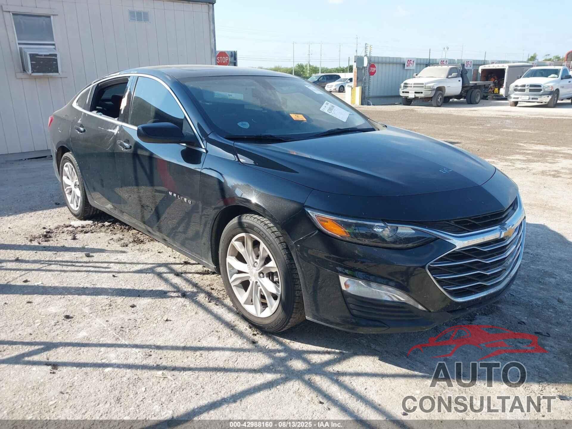 CHEVROLET MALIBU 2021 - 1G1ZD5ST0MF008529