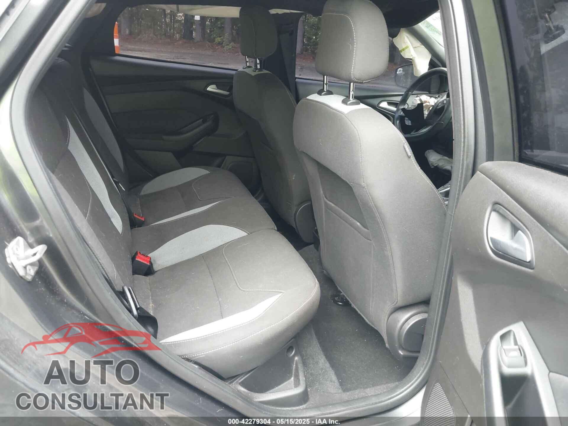 FORD FOCUS 2016 - 1FADP3L96GL376435