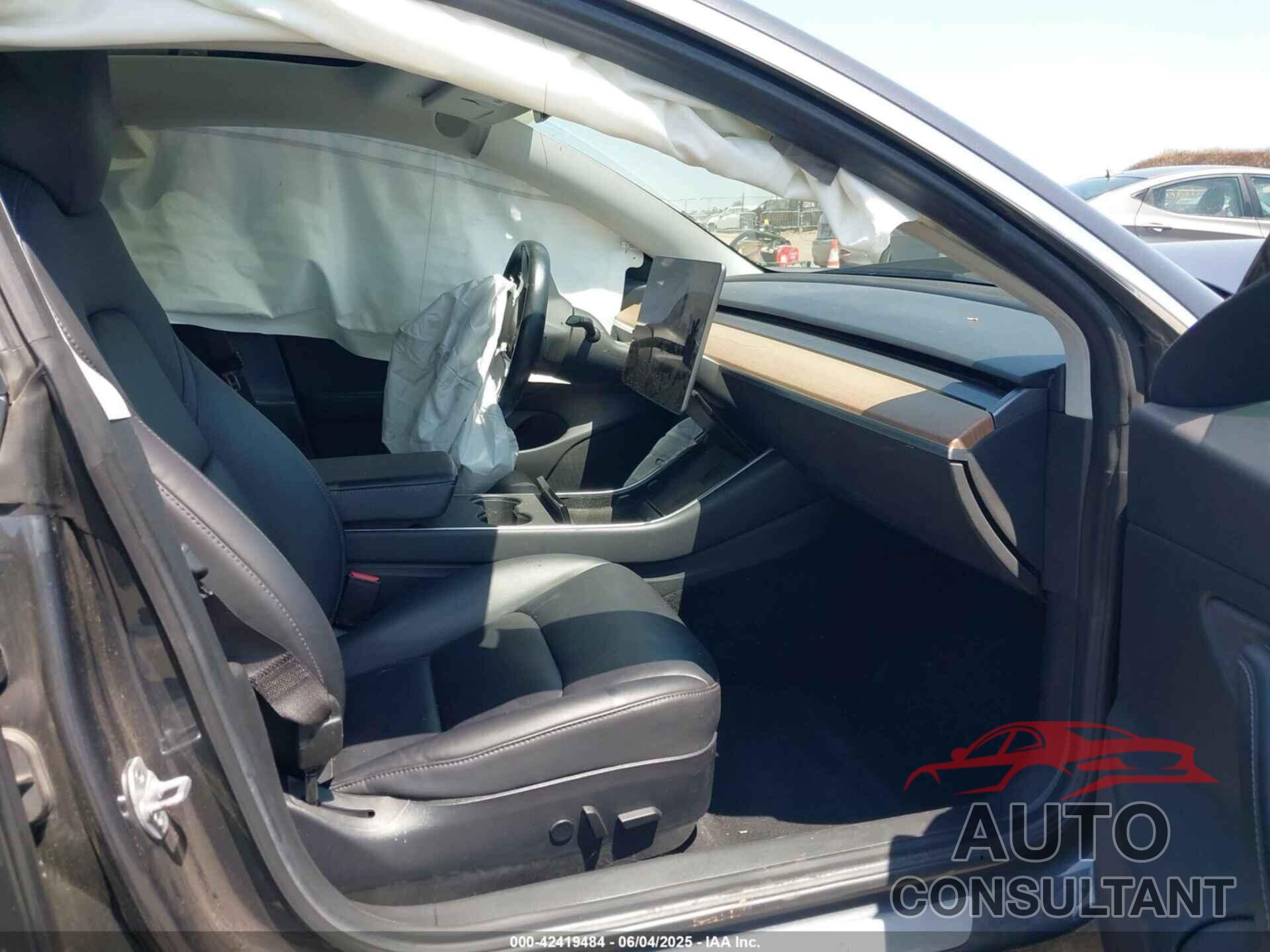 TESLA MODEL 3 2018 - 5YJ3E1EB5JF104159