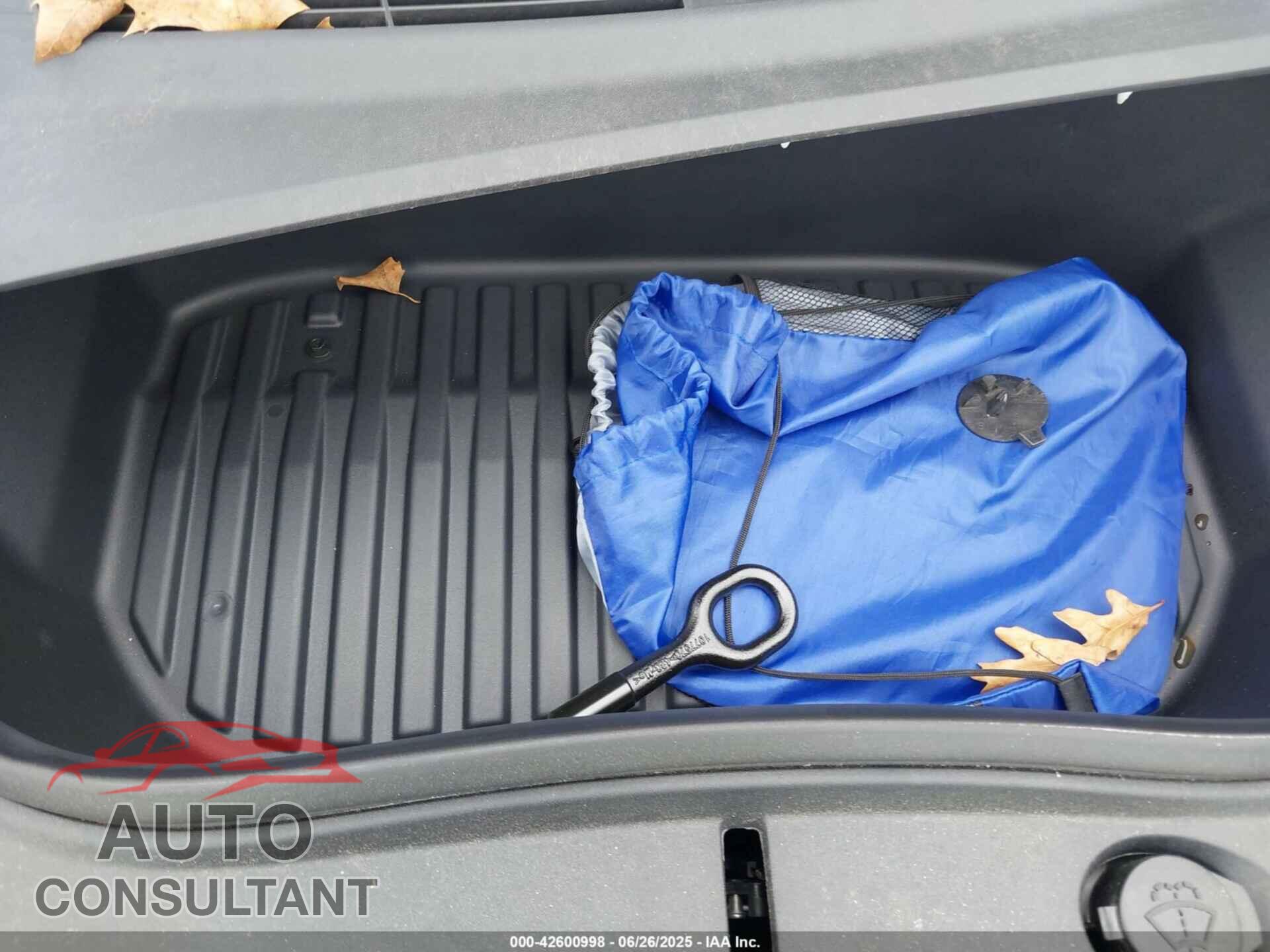 TESLA MODEL 3 2024 - 5YJ3E1EAXRF748534