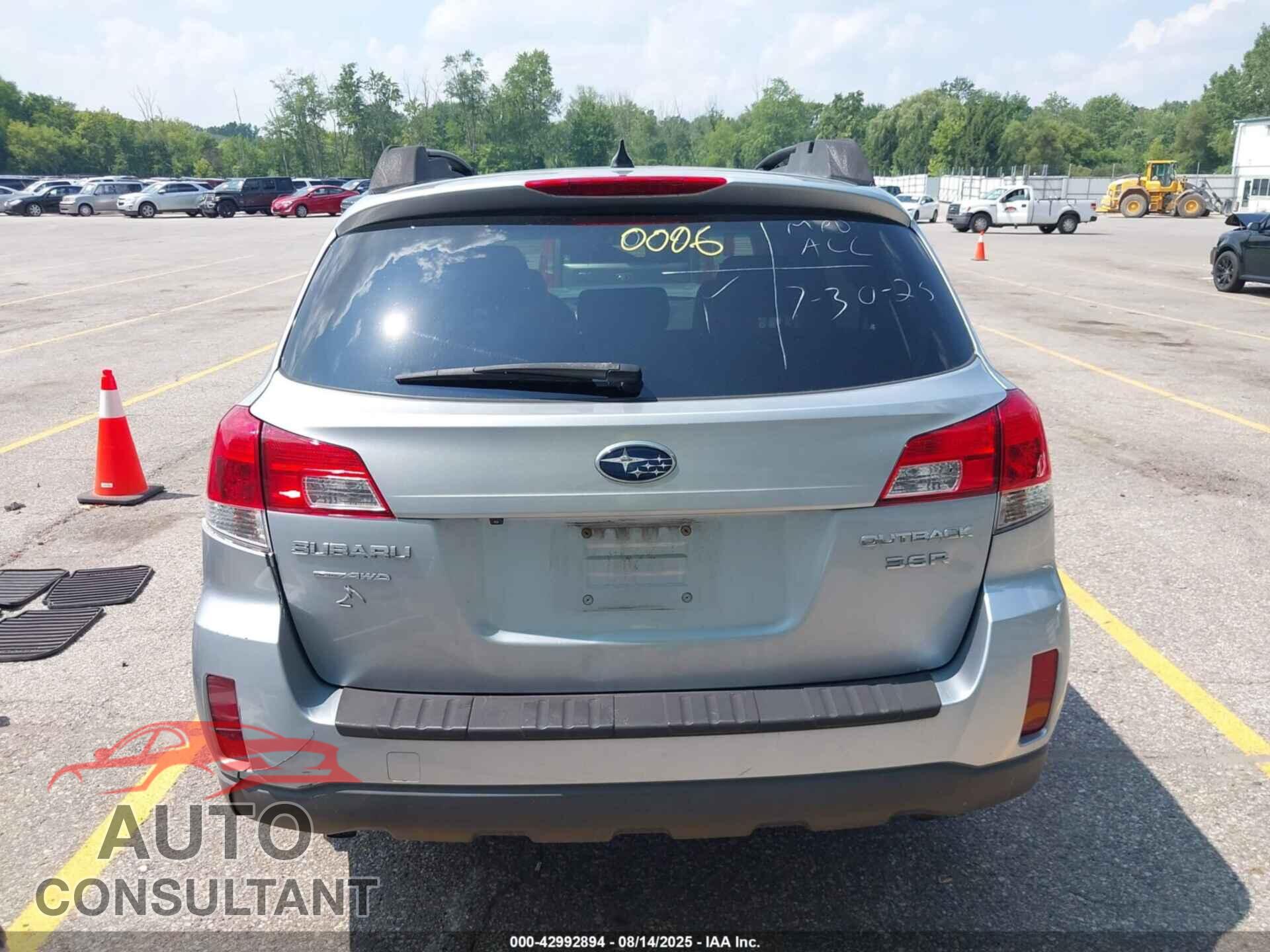 SUBARU OUTBACK 2013 - 4S4BRDLC8D2320006