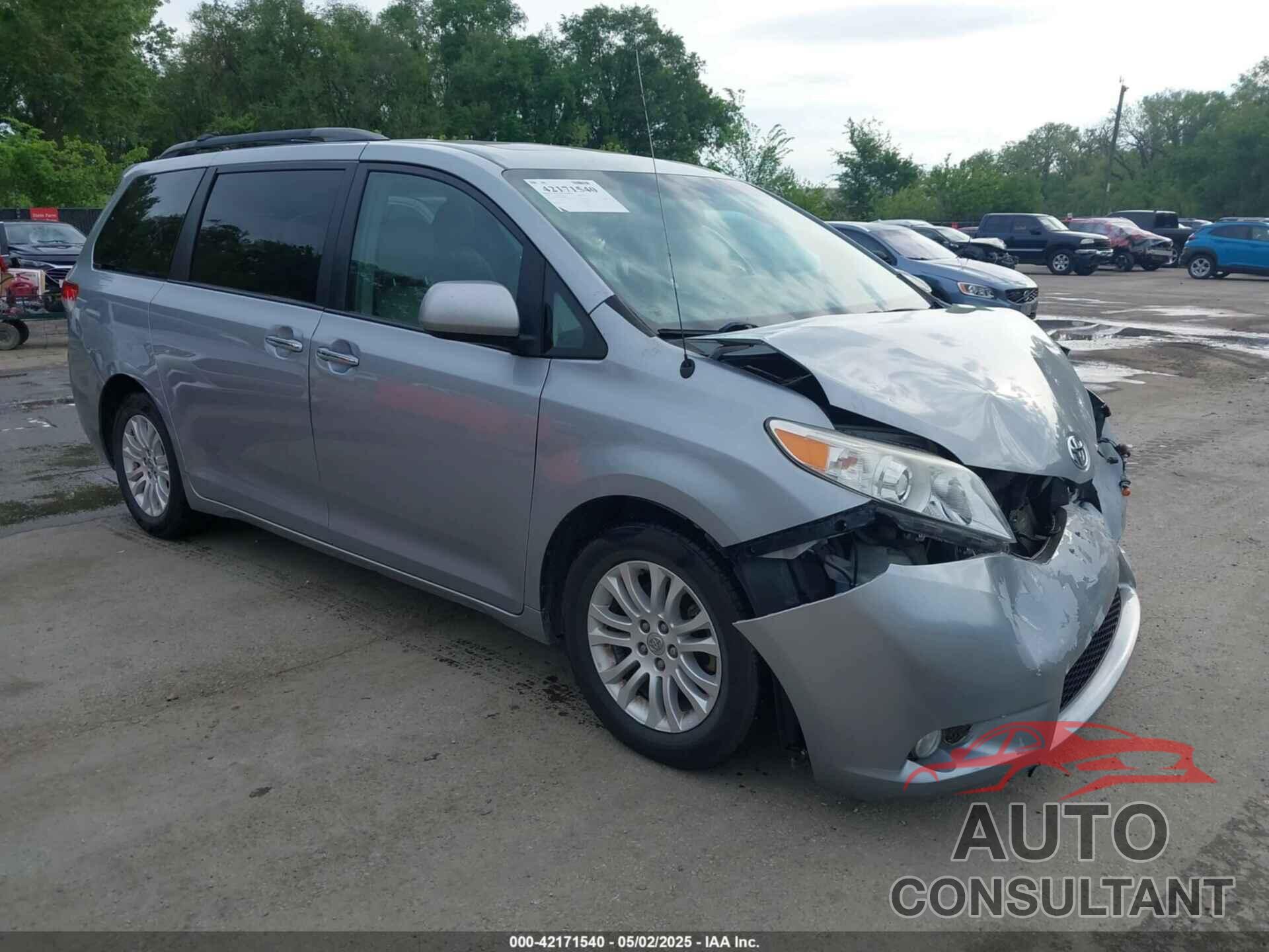 TOYOTA SIENNA 2014 - 5TDYK3DC6ES488569