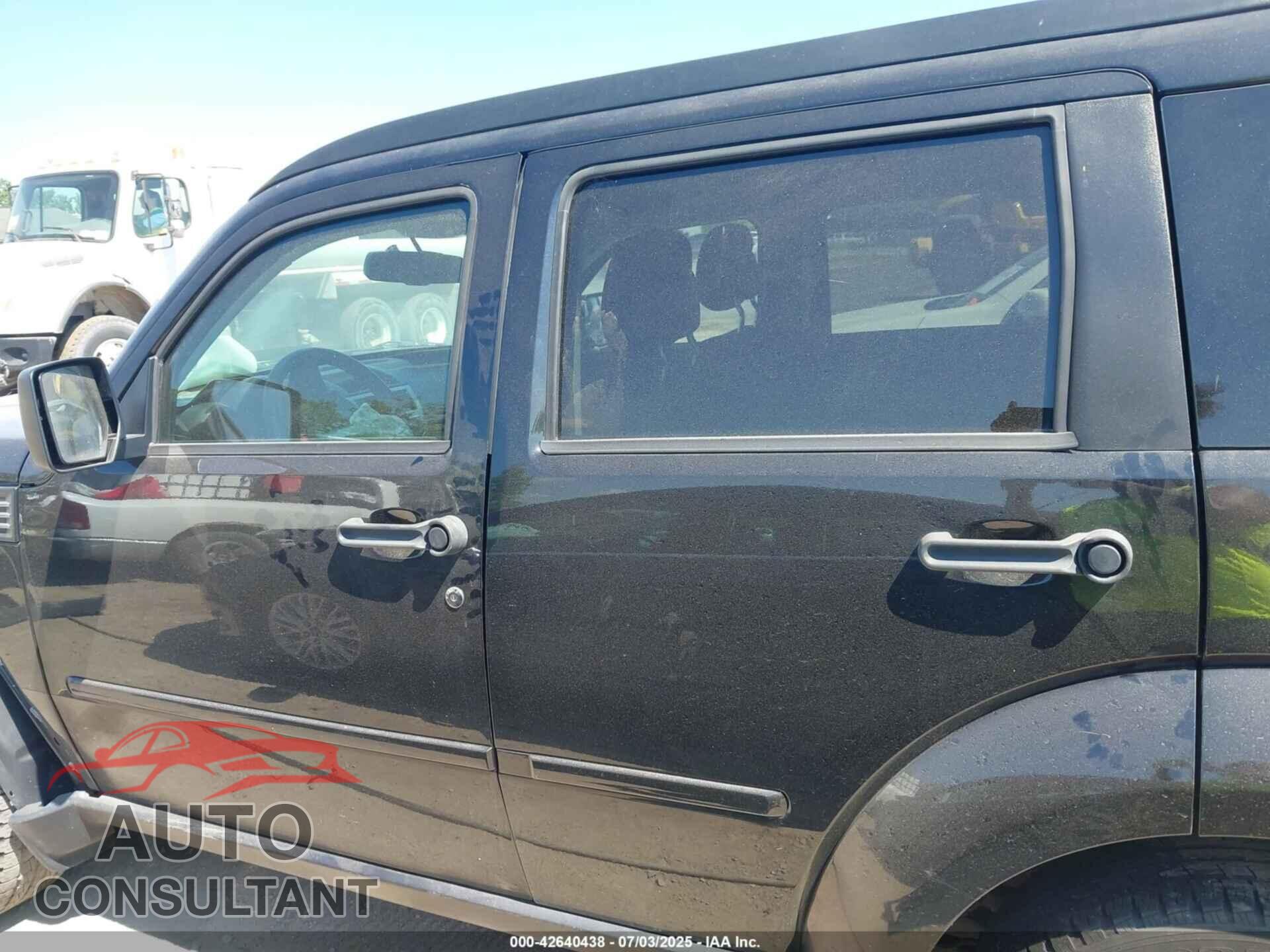 DODGE NITRO 2011 - 1D4PU4GX2BW506302
