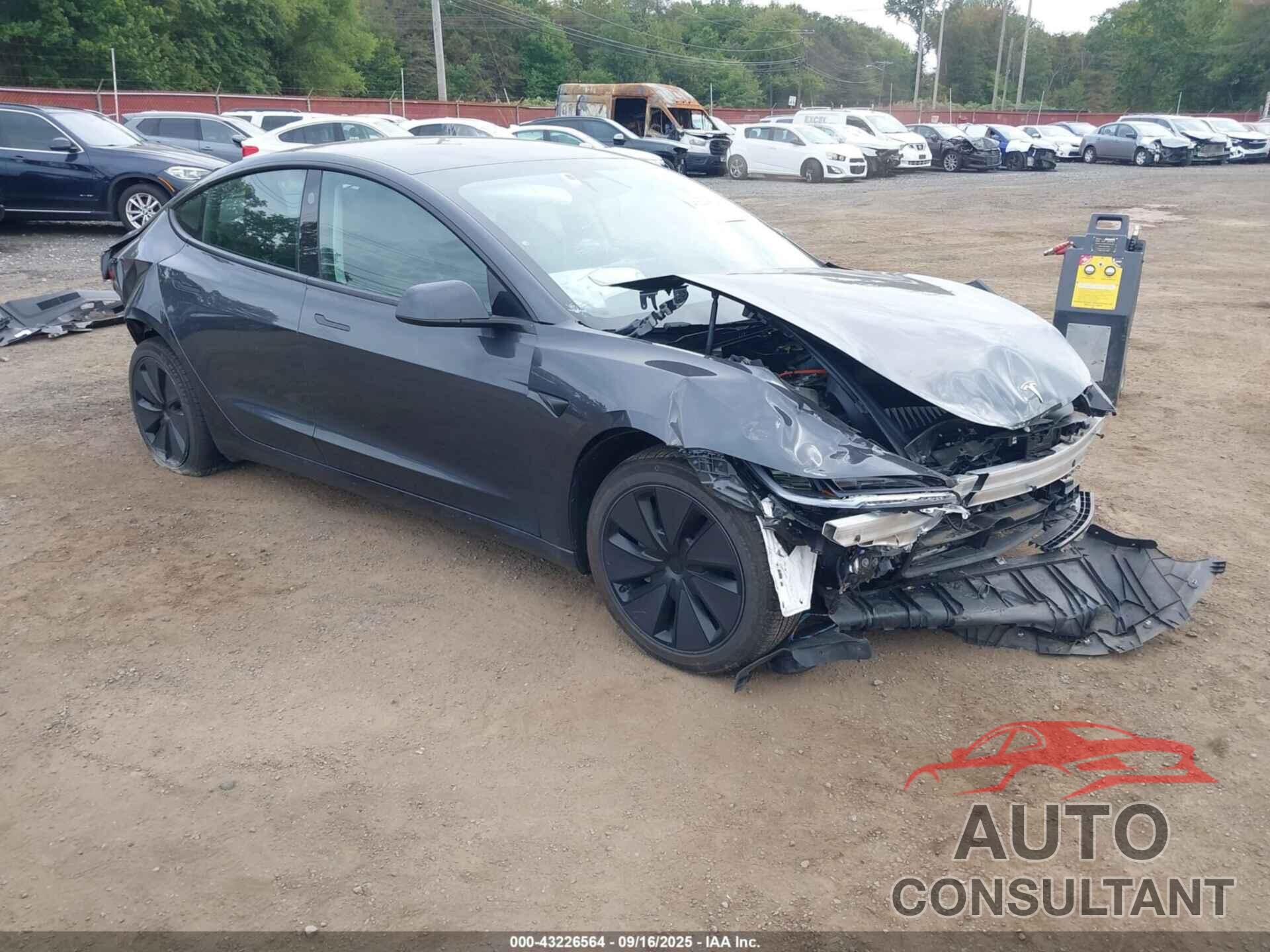 TESLA MODEL 3 2025 - 5YJ3E1EA4SF896510