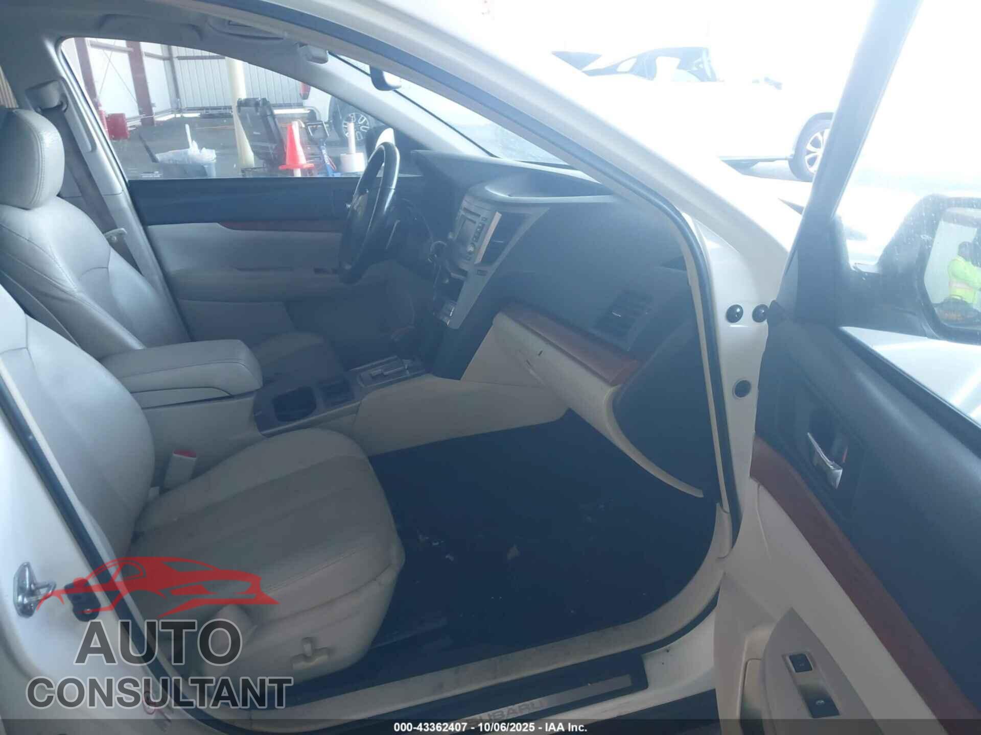 SUBARU OUTBACK 2014 - 4S4BRBLC8E3262219