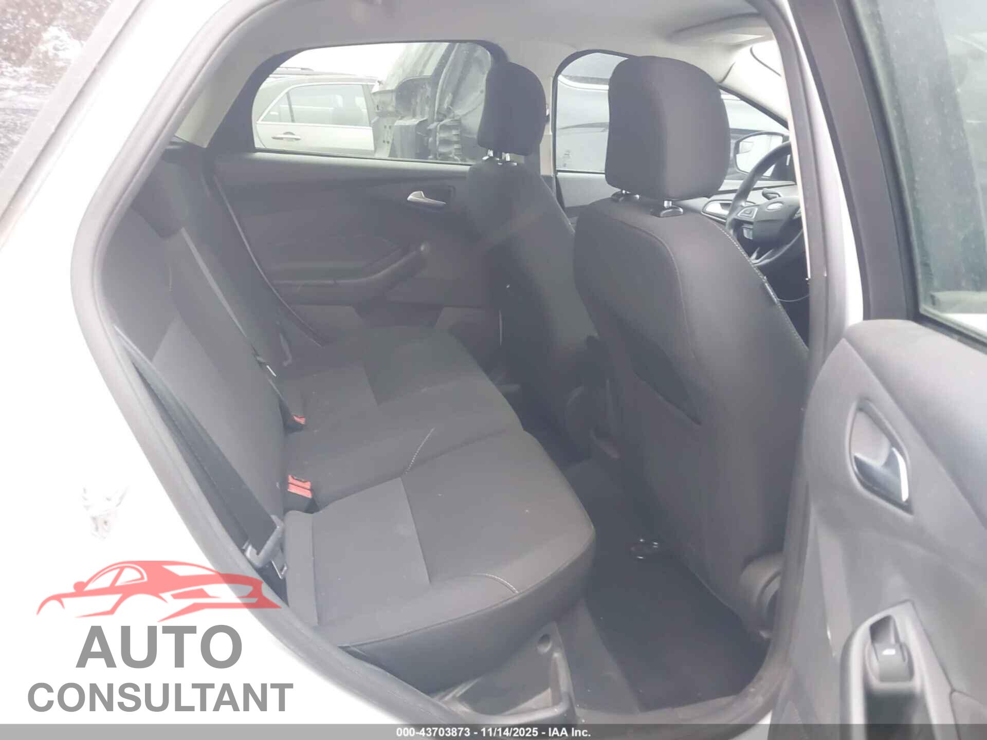 FORD FOCUS 2016 - 1FADP3K27GL239251