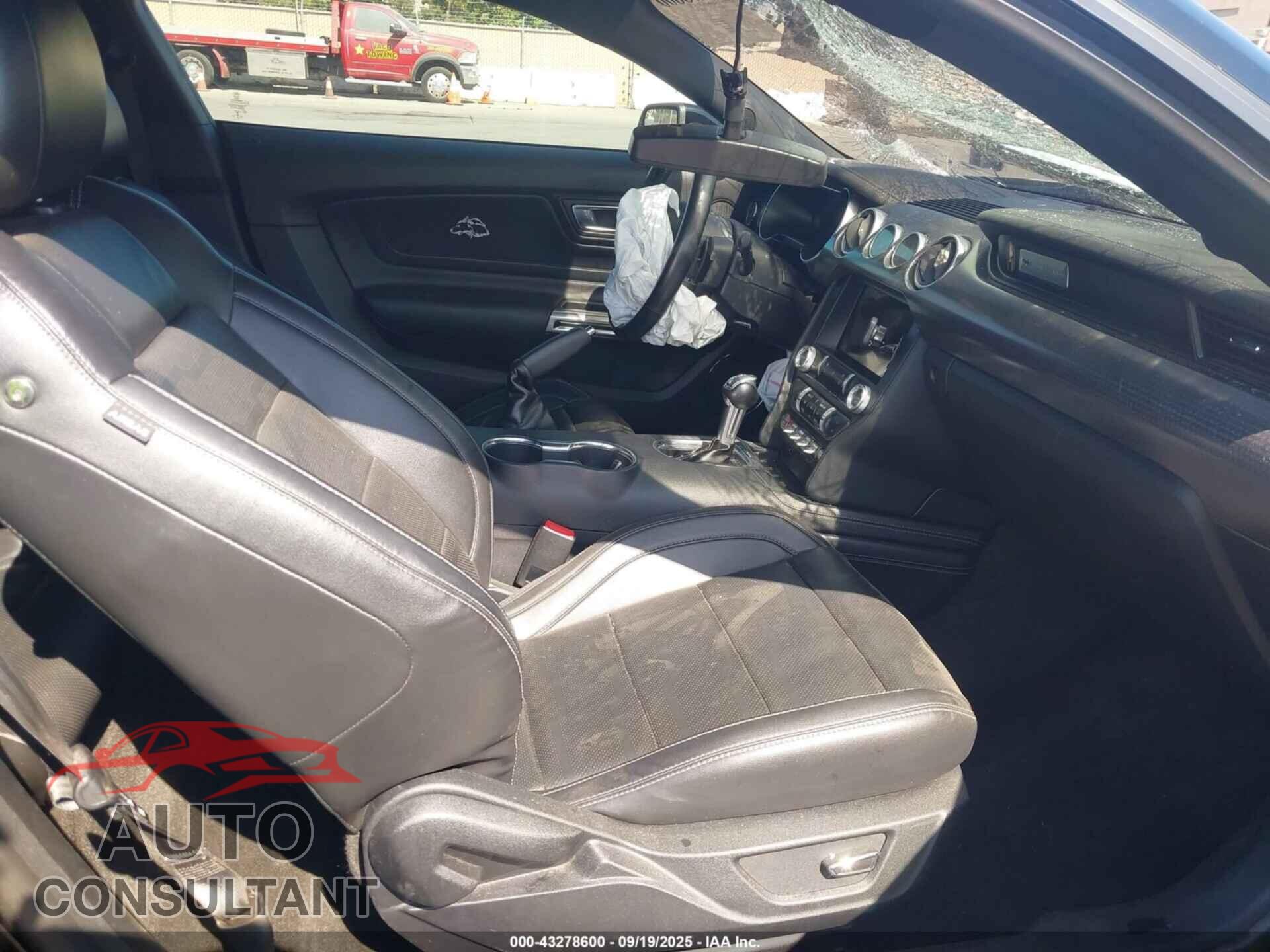 FORD MUSTANG 2018 - 1FA6P8CF8J5185252