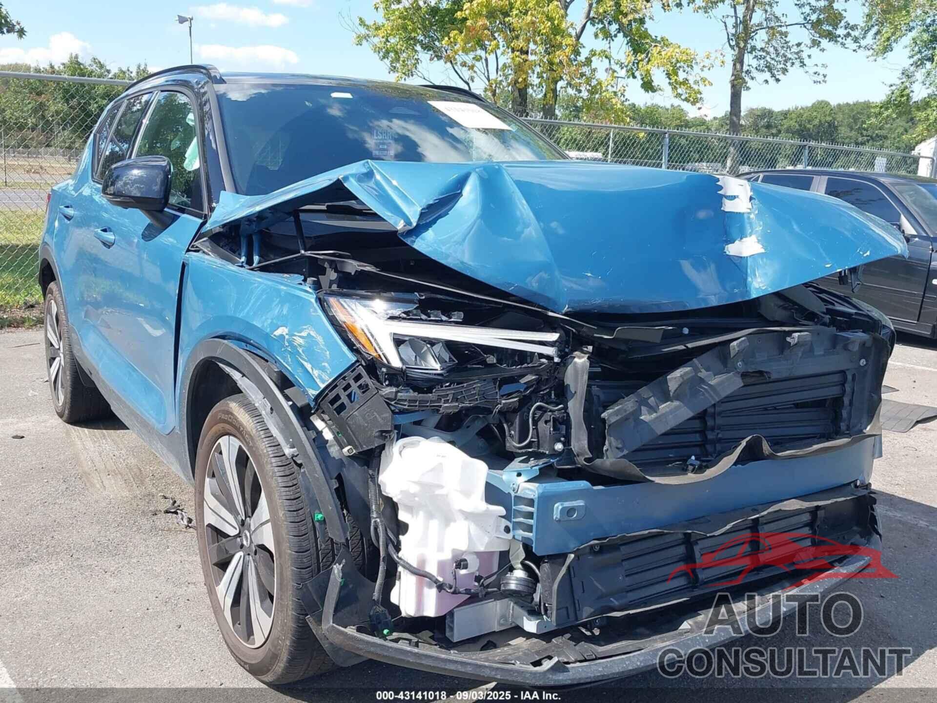 VOLVO XC40 RECHARGE PURE ELECTRIC 2023 - YV4ED3UL5P2093125