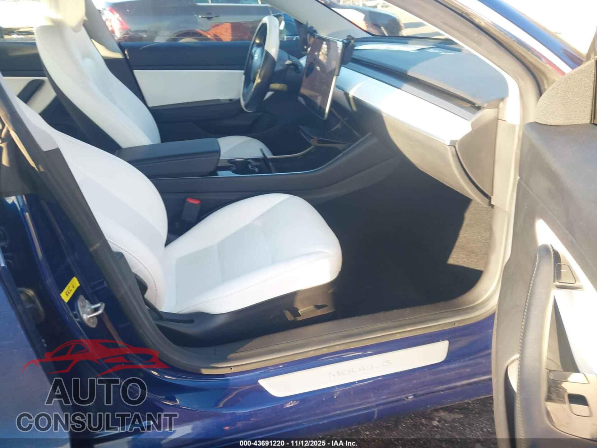 TESLA MODEL 3 2019 - 5YJ3E1EB8KF392017