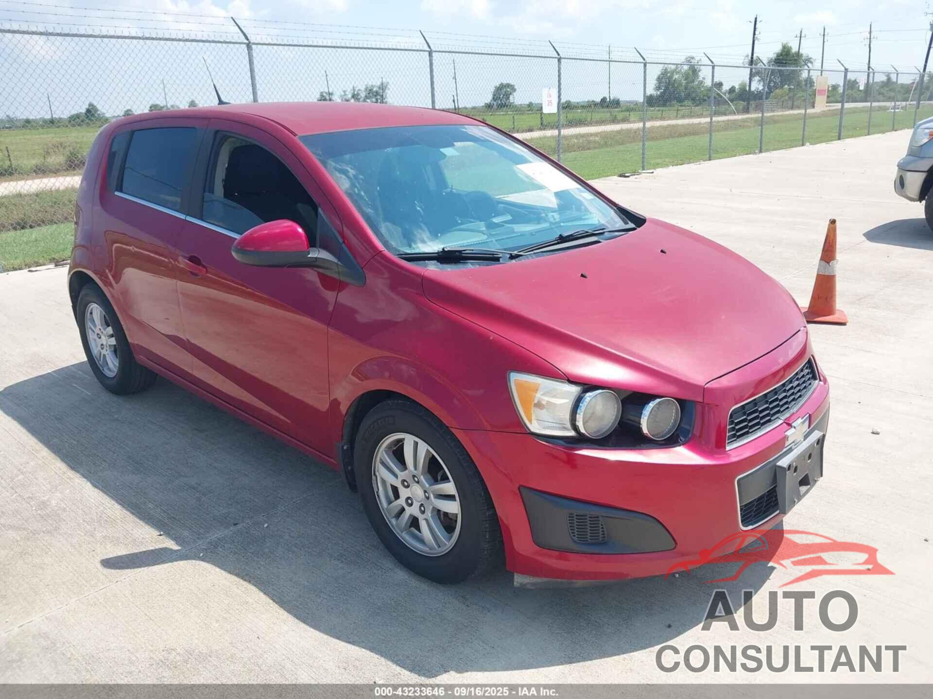 CHEVROLET SONIC 2012 - 1G1JC6SH5C4213422