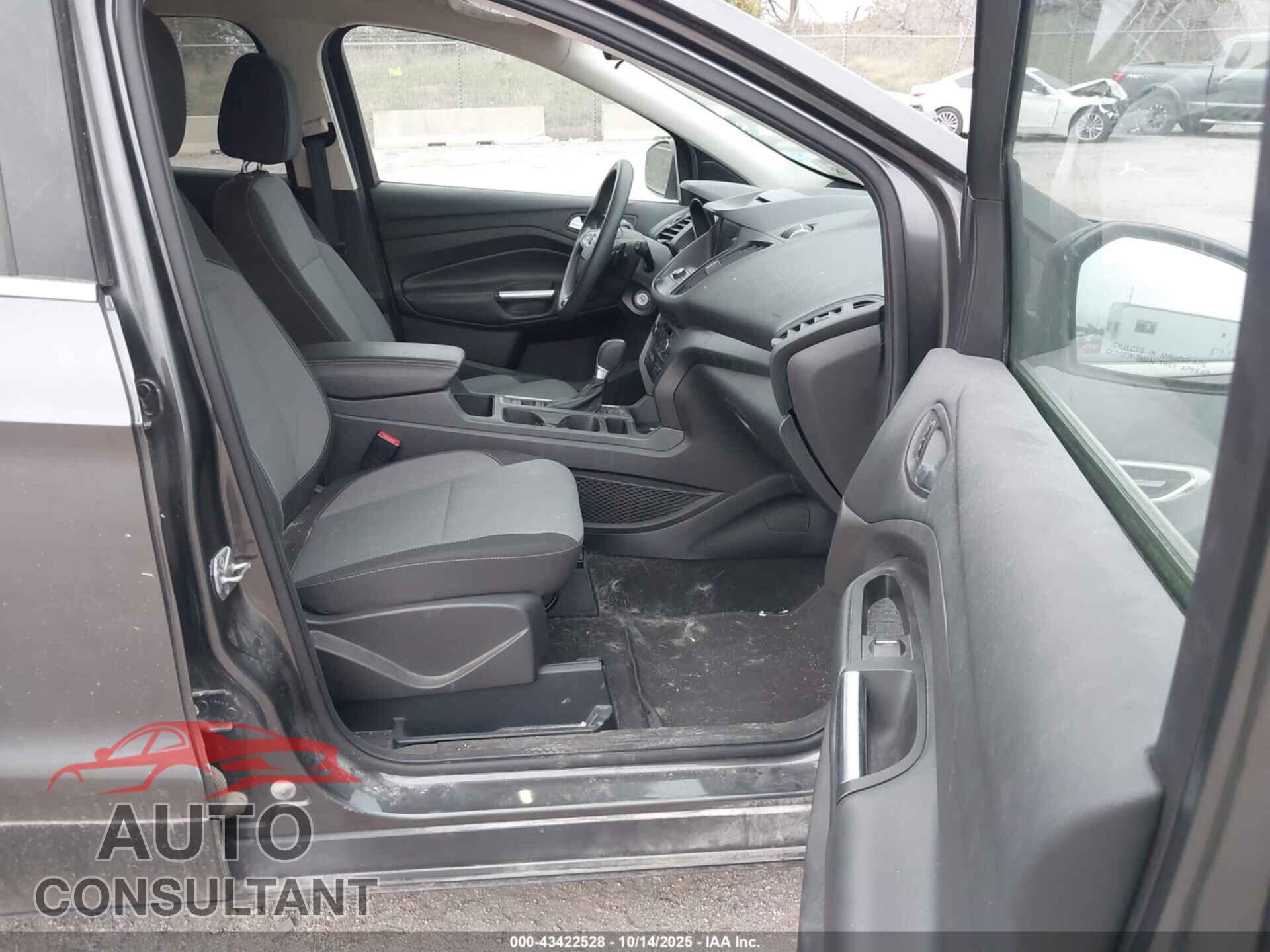 FORD ESCAPE 2017 - 1FMCU9GDXHUB88265