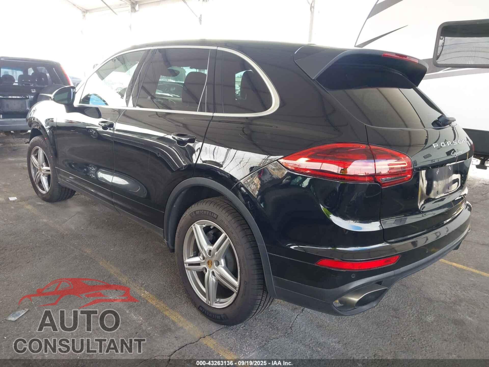 PORSCHE CAYENNE 2016 - WP1AA2A22GLA03311