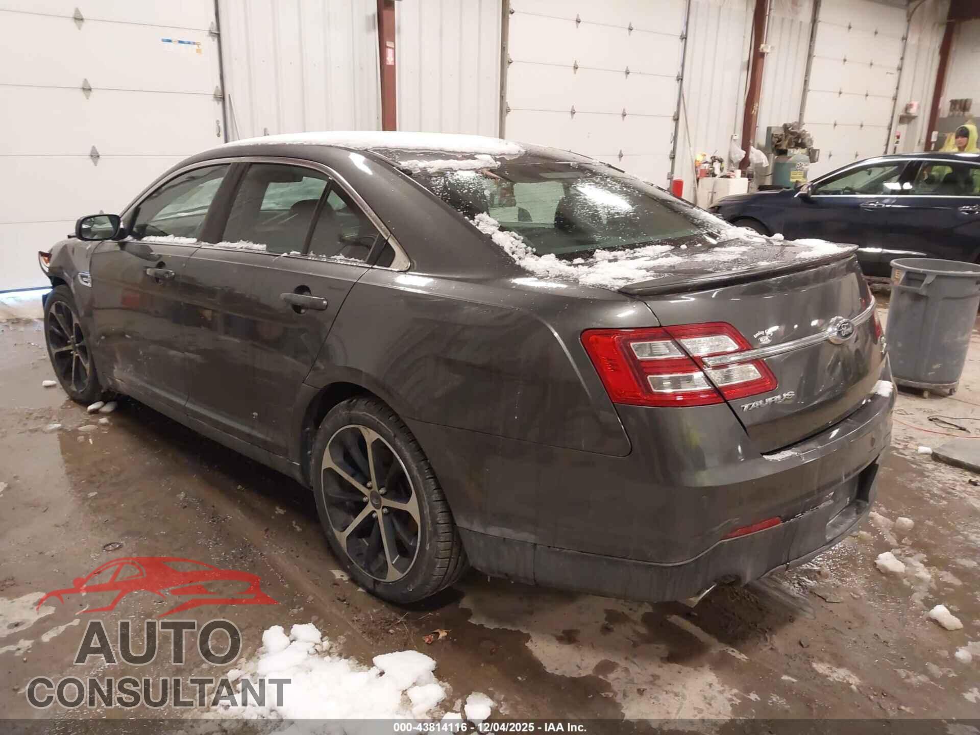 FORD TAURUS 2015 - 1FAHP2E82FG209027