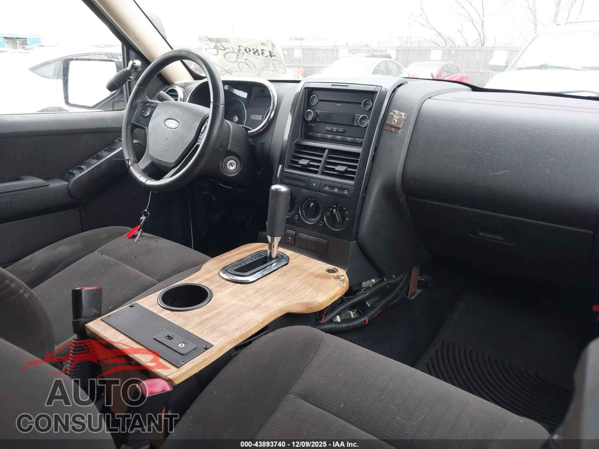FORD EXPLORER 2010 - 1FMEU7DE4AUB13089