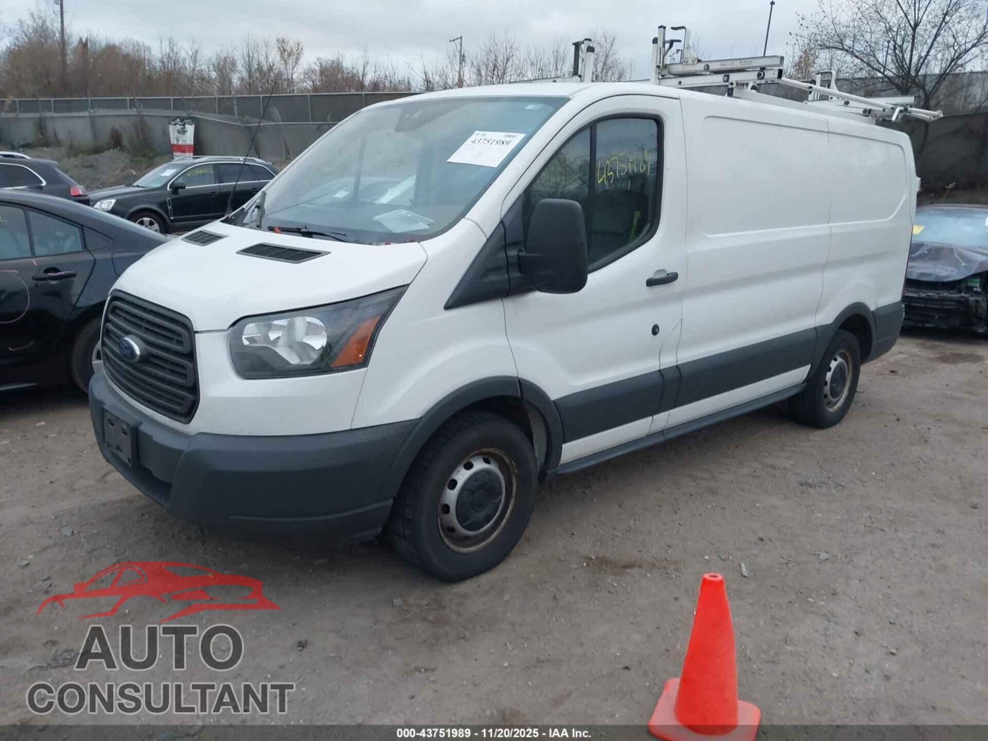 FORD TRANSIT-150 2018 - 1FTYE1ZM0JKB52219