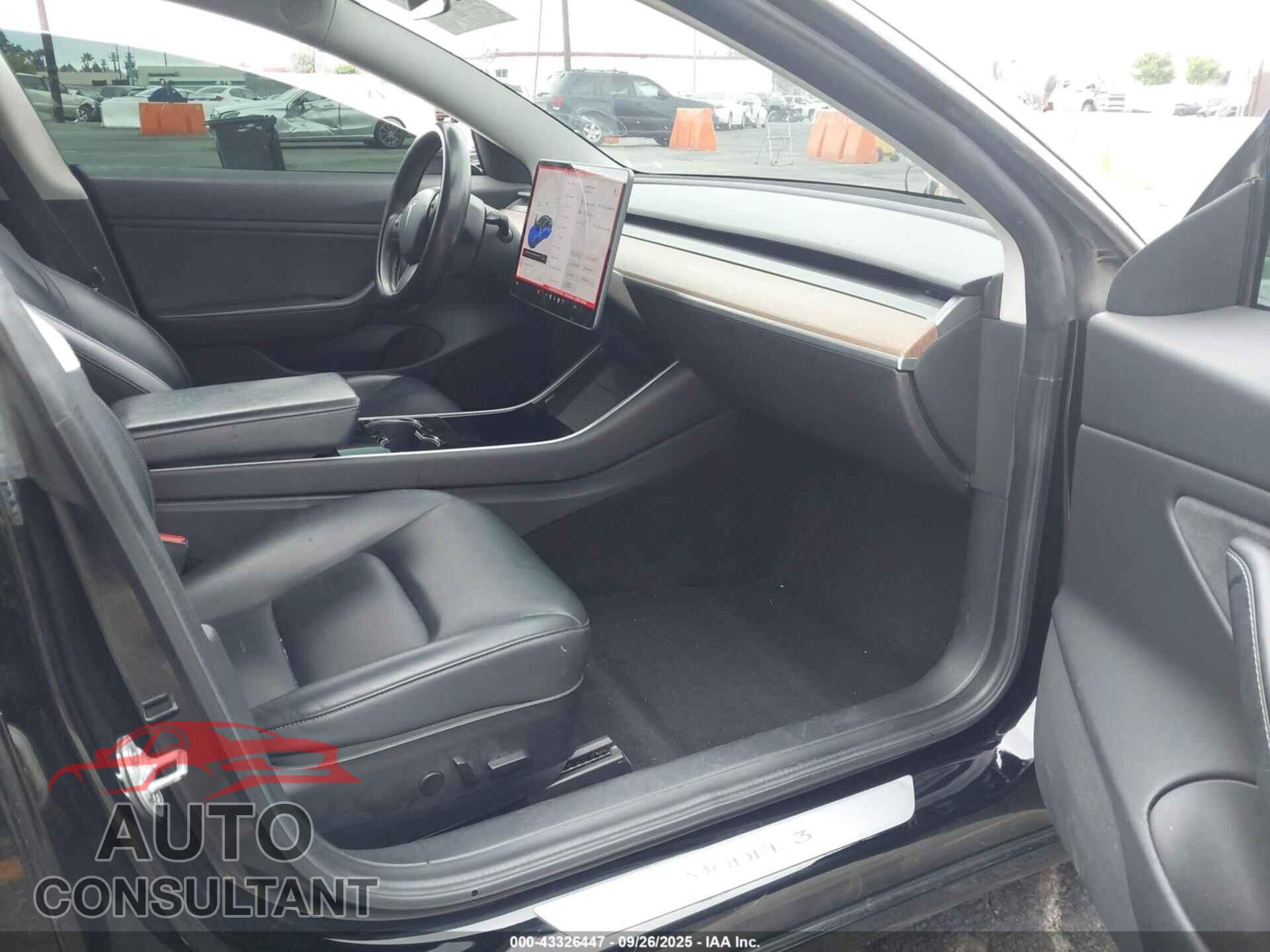 TESLA MODEL 3 2019 - 5YJ3E1EB7KF432328