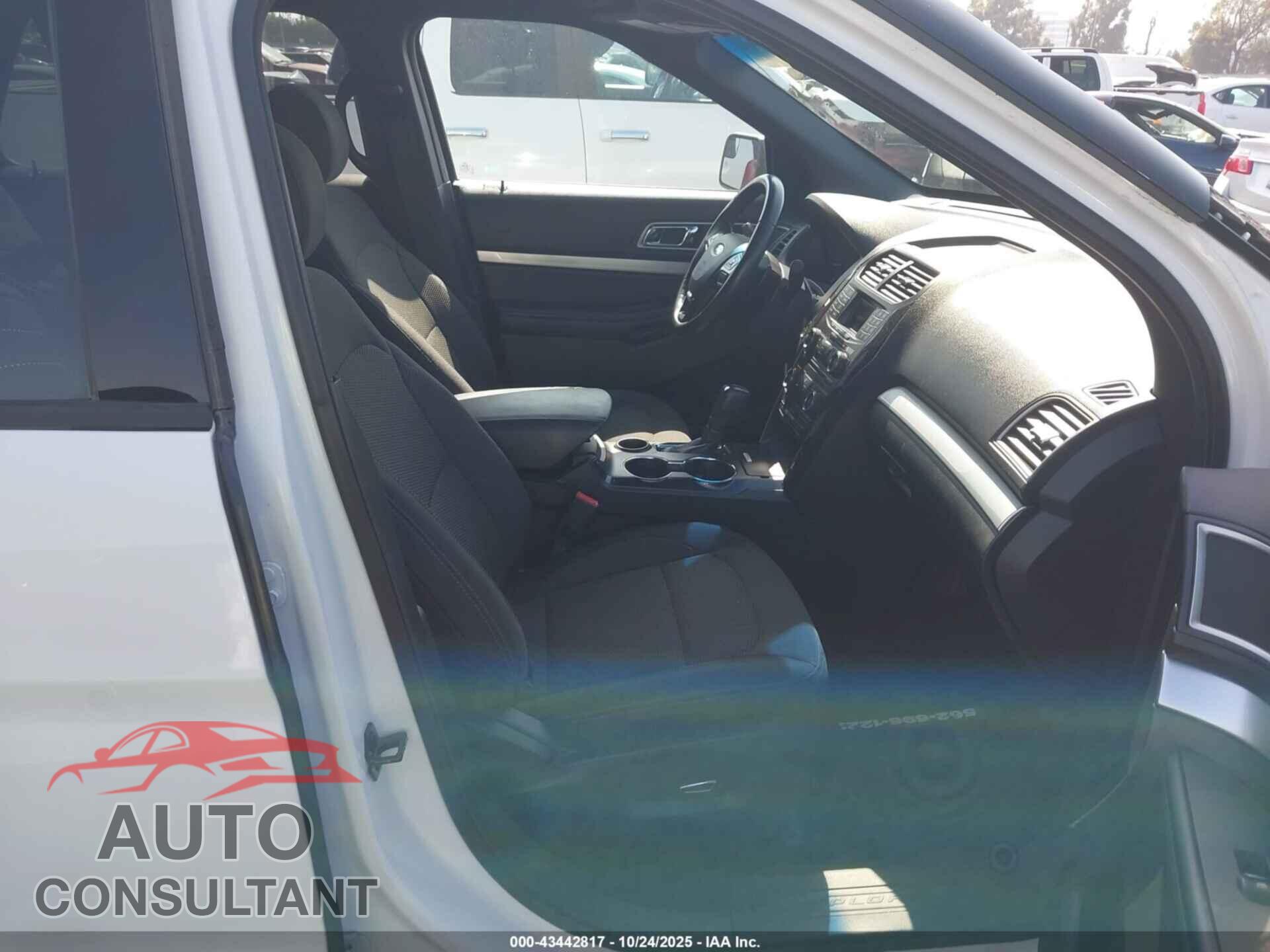 FORD EXPLORER 2017 - 1FM5K7D88HGA27602