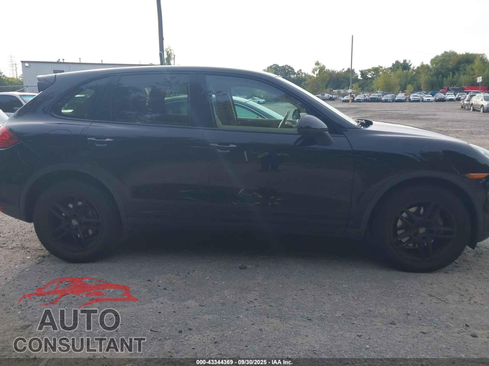 PORSCHE CAYENNE 2011 - WP1AB2A2XBLA45750