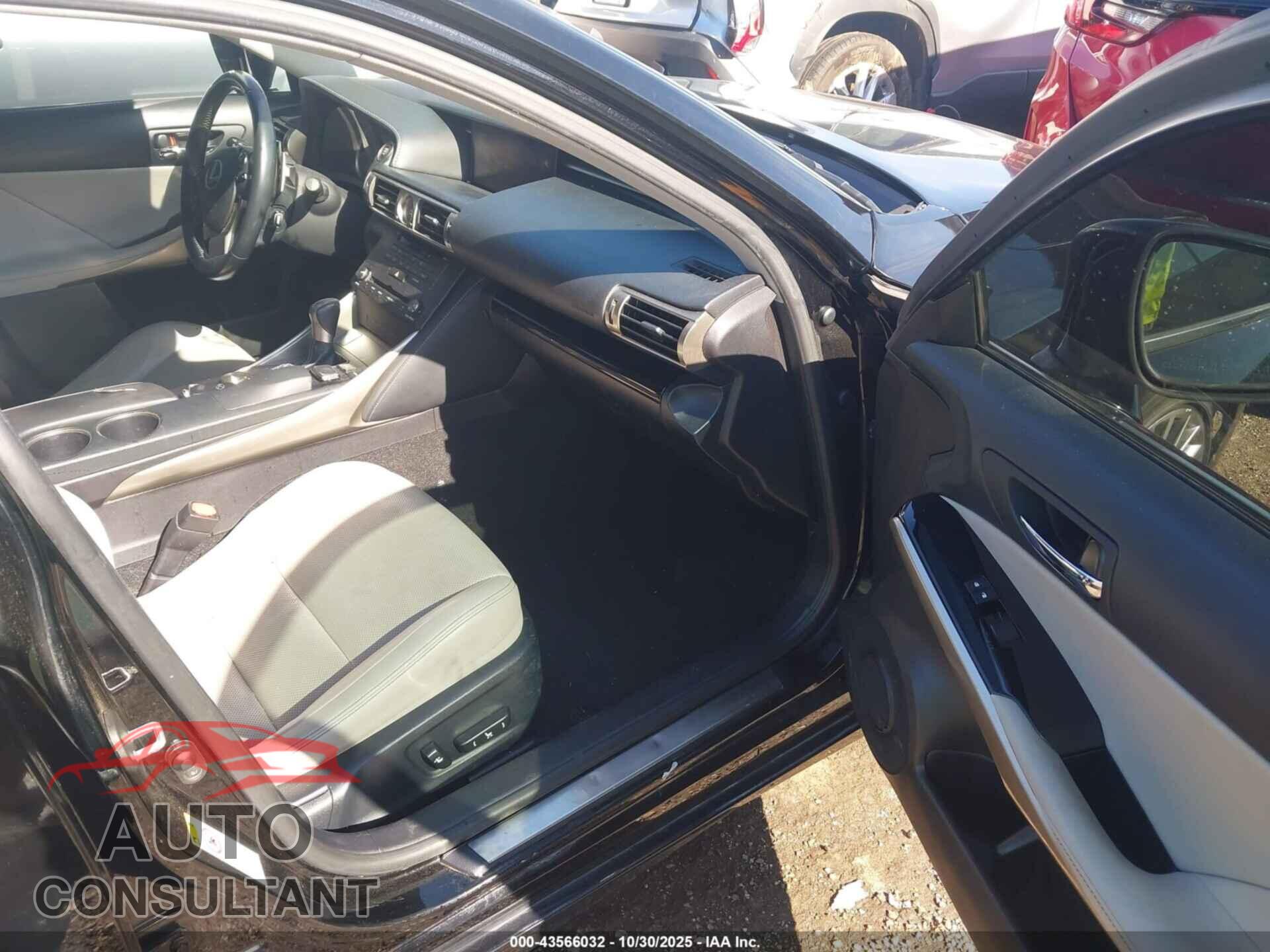 LEXUS IS 250 2015 - JTHCF1D29F5018620
