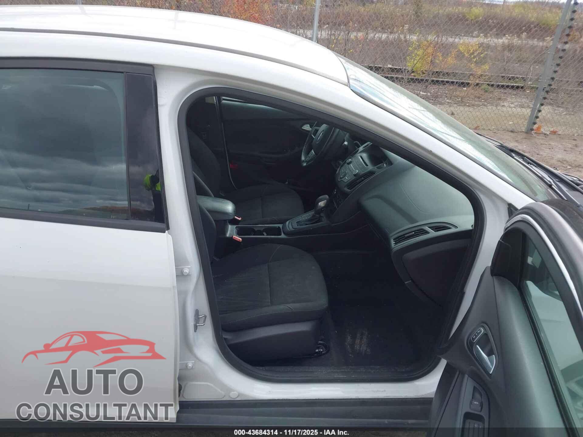 FORD FOCUS 2017 - 1FADP3F23HL201222