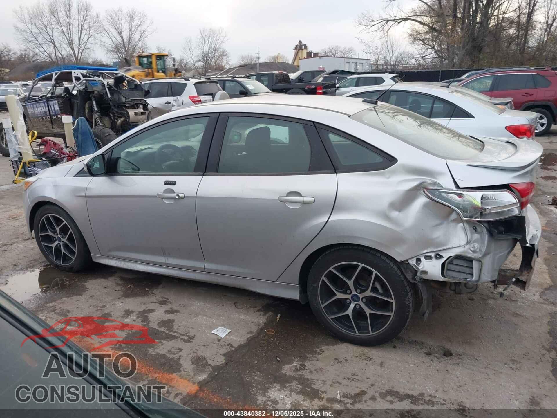 FORD FOCUS 2015 - 1FADP3F23FL313838