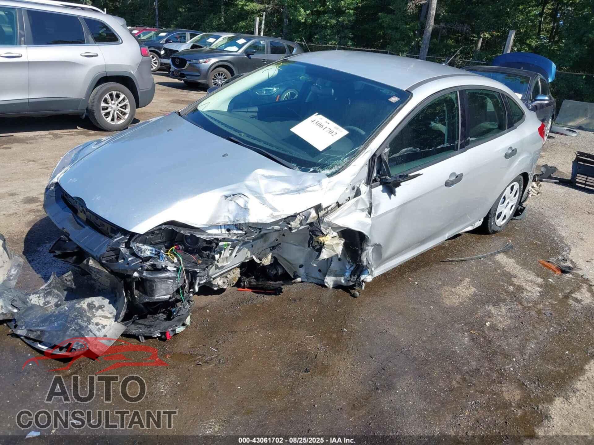 FORD FOCUS 2014 - 1FADP3E24EL437360