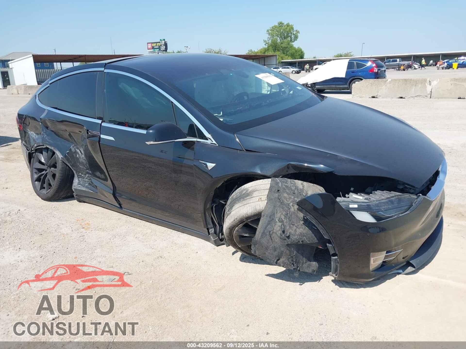 TESLA MODEL X 2017 - 5YJXCBE40HF077672