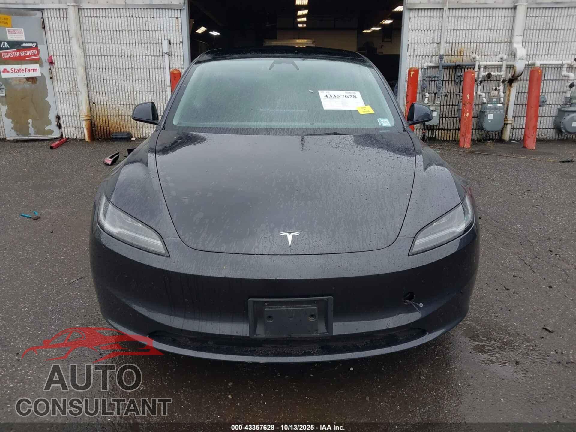 TESLA MODEL 3 2025 - 5YJ3E1EA6SF911136