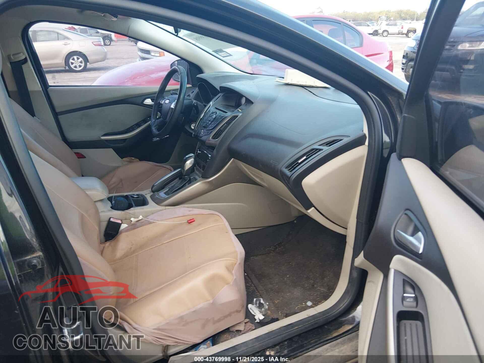 FORD FOCUS 2012 - 1FAHP3M26CL386802