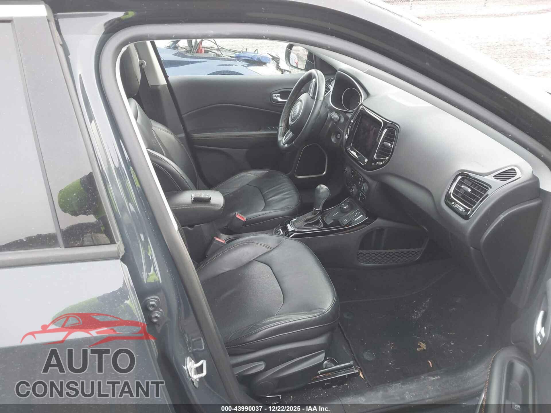 JEEP COMPASS 2018 - 3C4NJDCB4JT114403