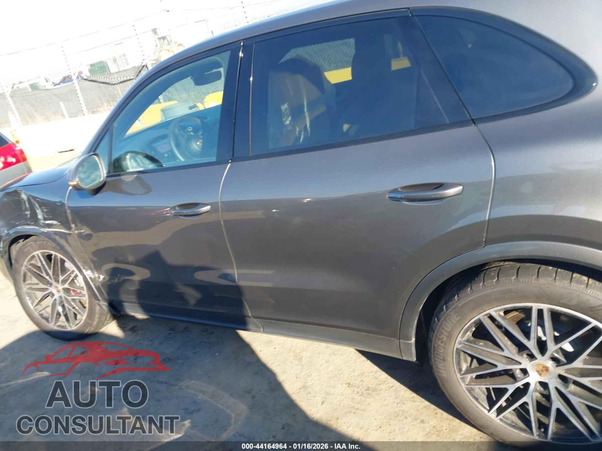 PORSCHE CAYENNE 2025 - WP1AA2AY6SDA00256