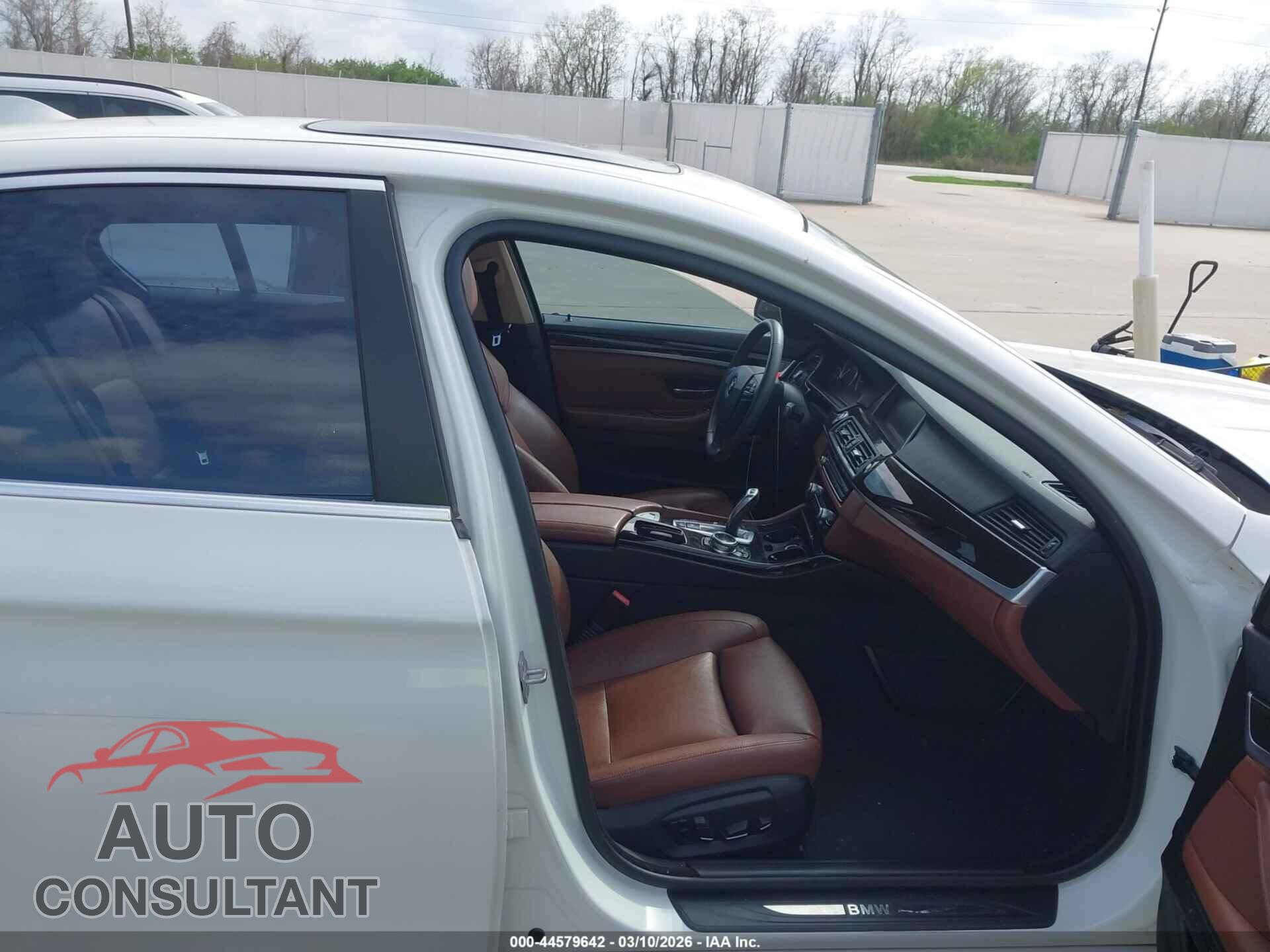 BMW 528I 2014 - WBA5A5C57ED511595