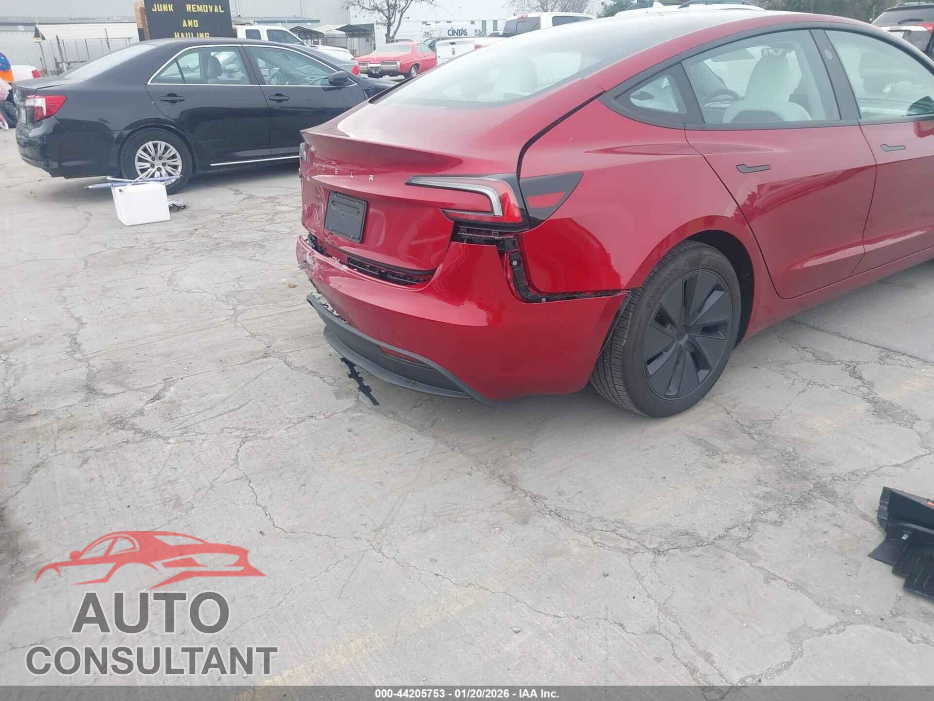 TESLA MODEL 3 2025 - 5YJ3E1EA0SF049208