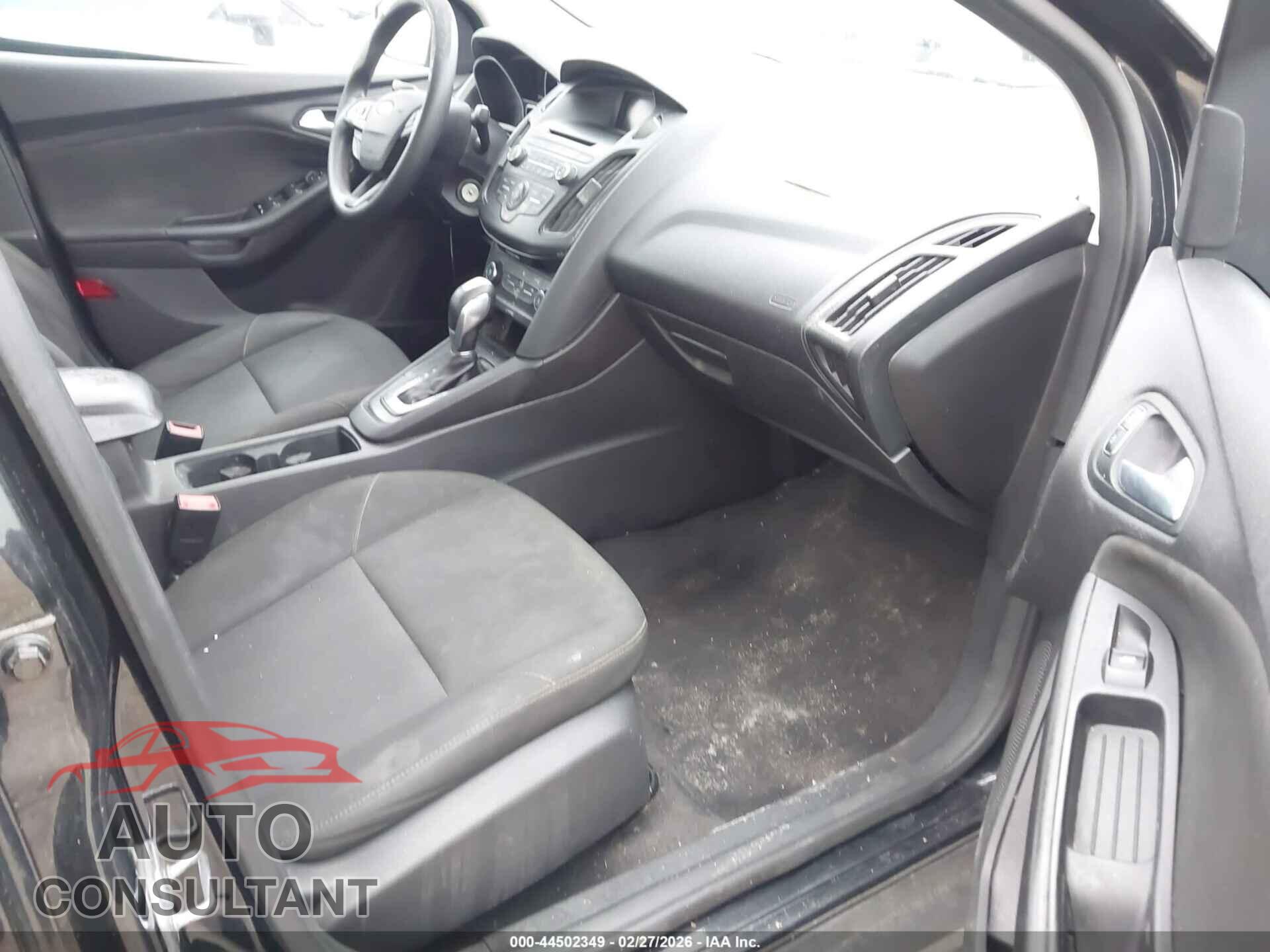 FORD FOCUS 2015 - 1FADP3F22FL206926