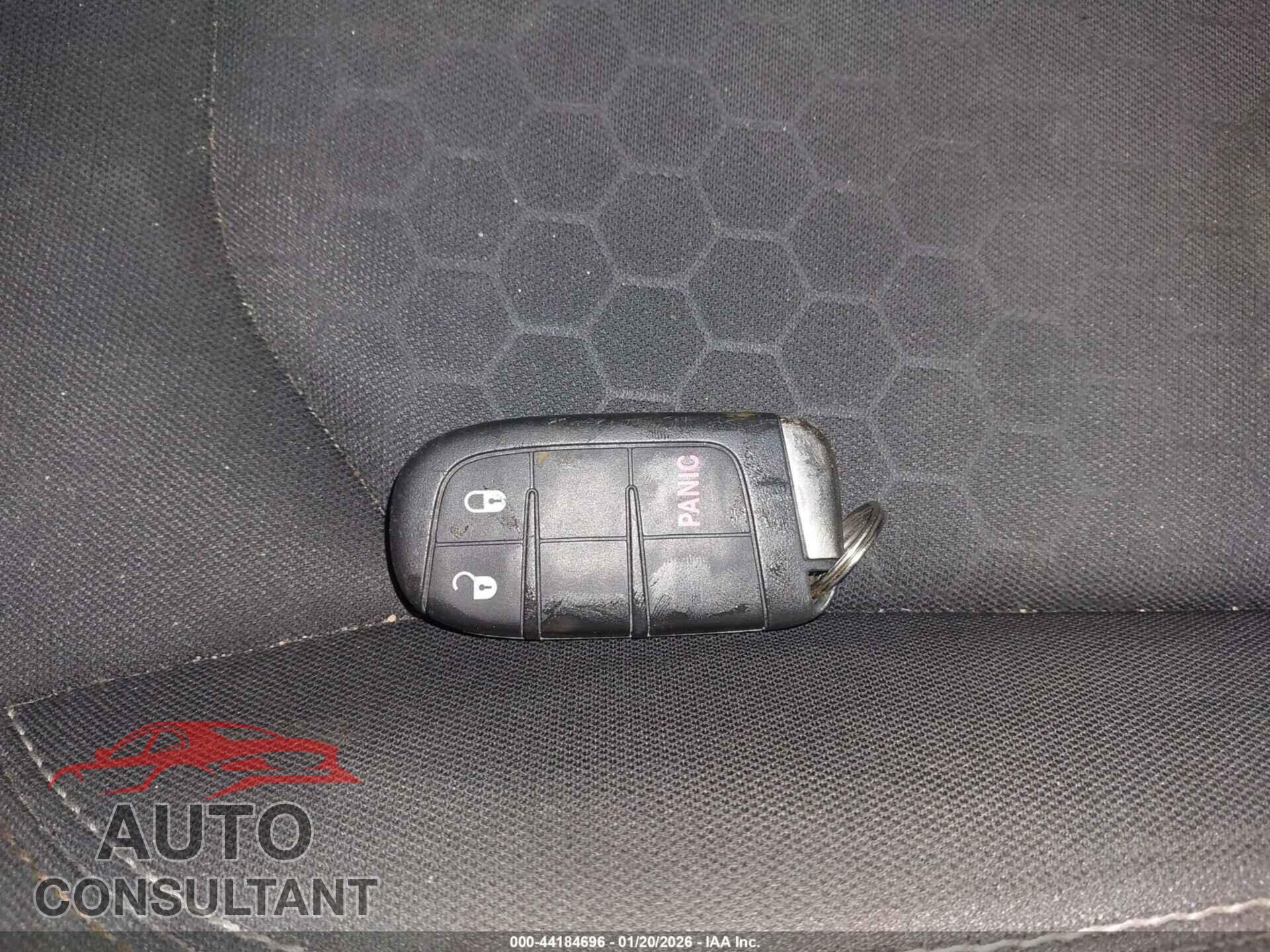 JEEP COMPASS 2018 - 3C4NJDAB2JT200764