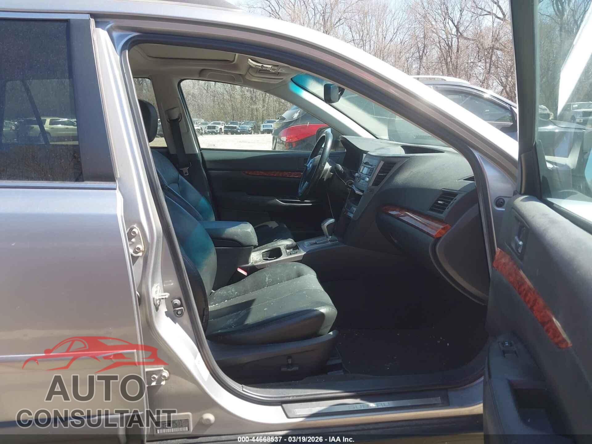SUBARU OUTBACK 2011 - 4S4BRDKC0B2445452