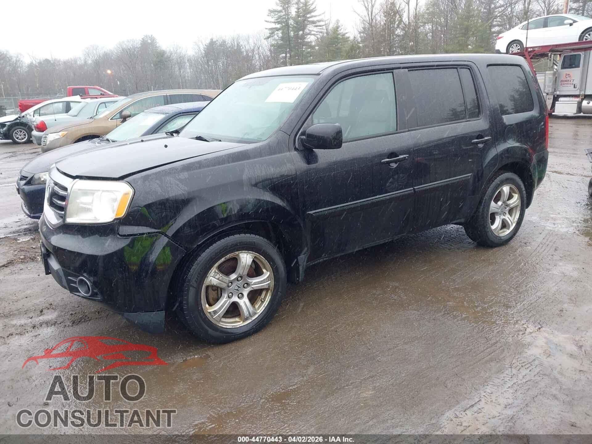 HONDA PILOT 2013 - 5FNYF4H5XDB042109