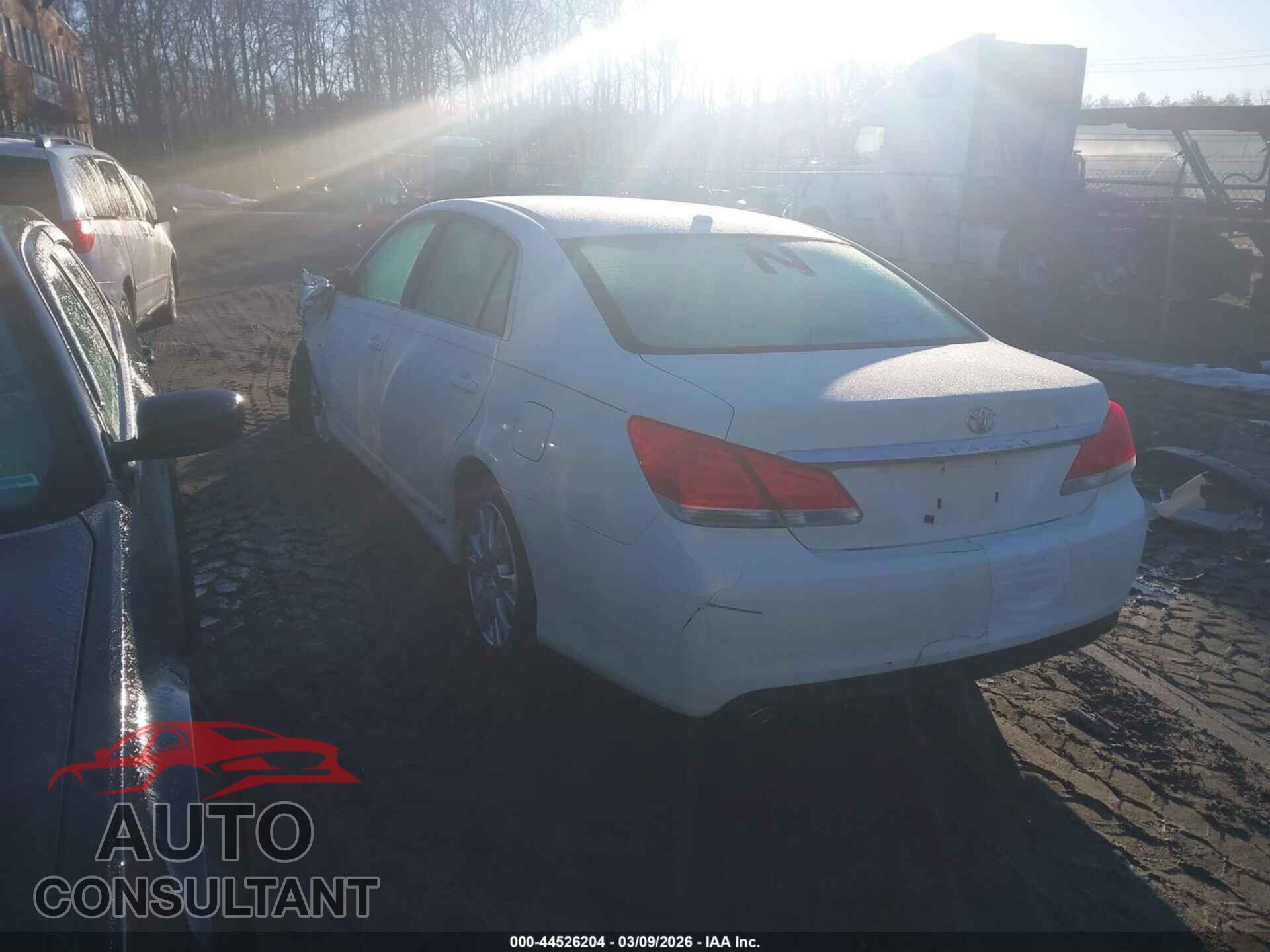 TOYOTA AVALON 2011 - 4T1BK3DB7BU399397