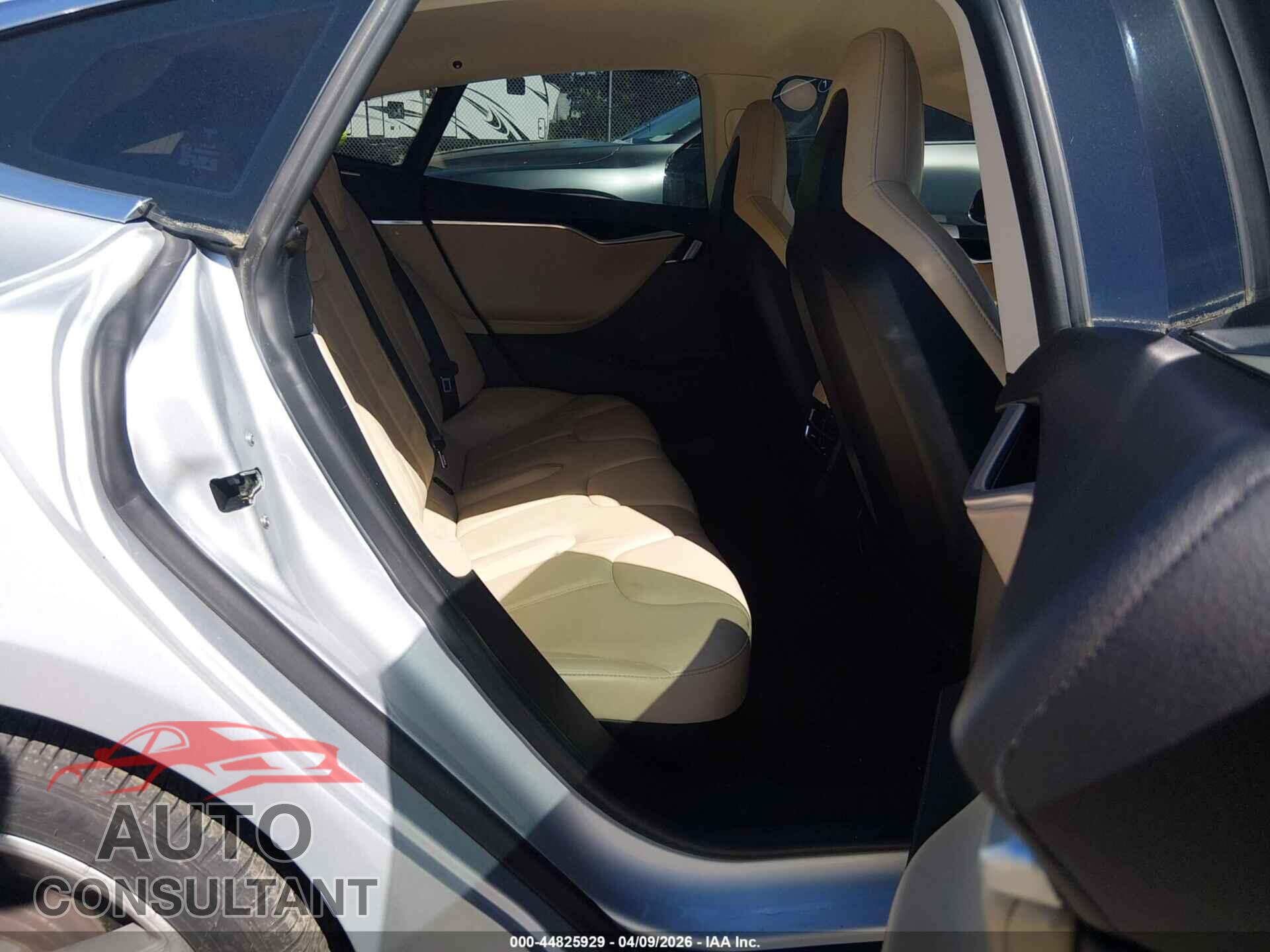 TESLA MODEL S 2013 - 5YJSA1AC2DFP10738
