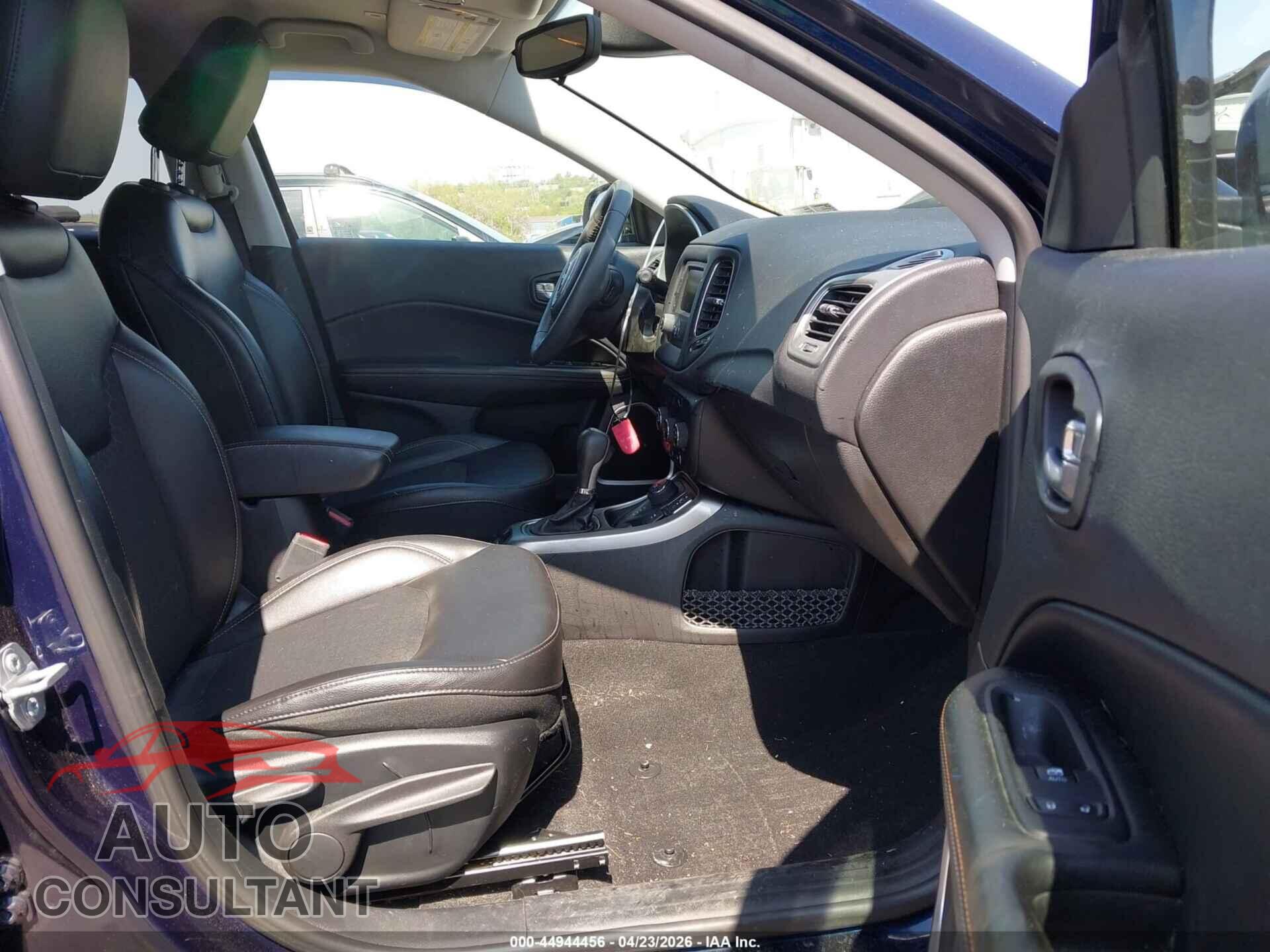 JEEP COMPASS 2018 - 3C4NJDBB2JT483438