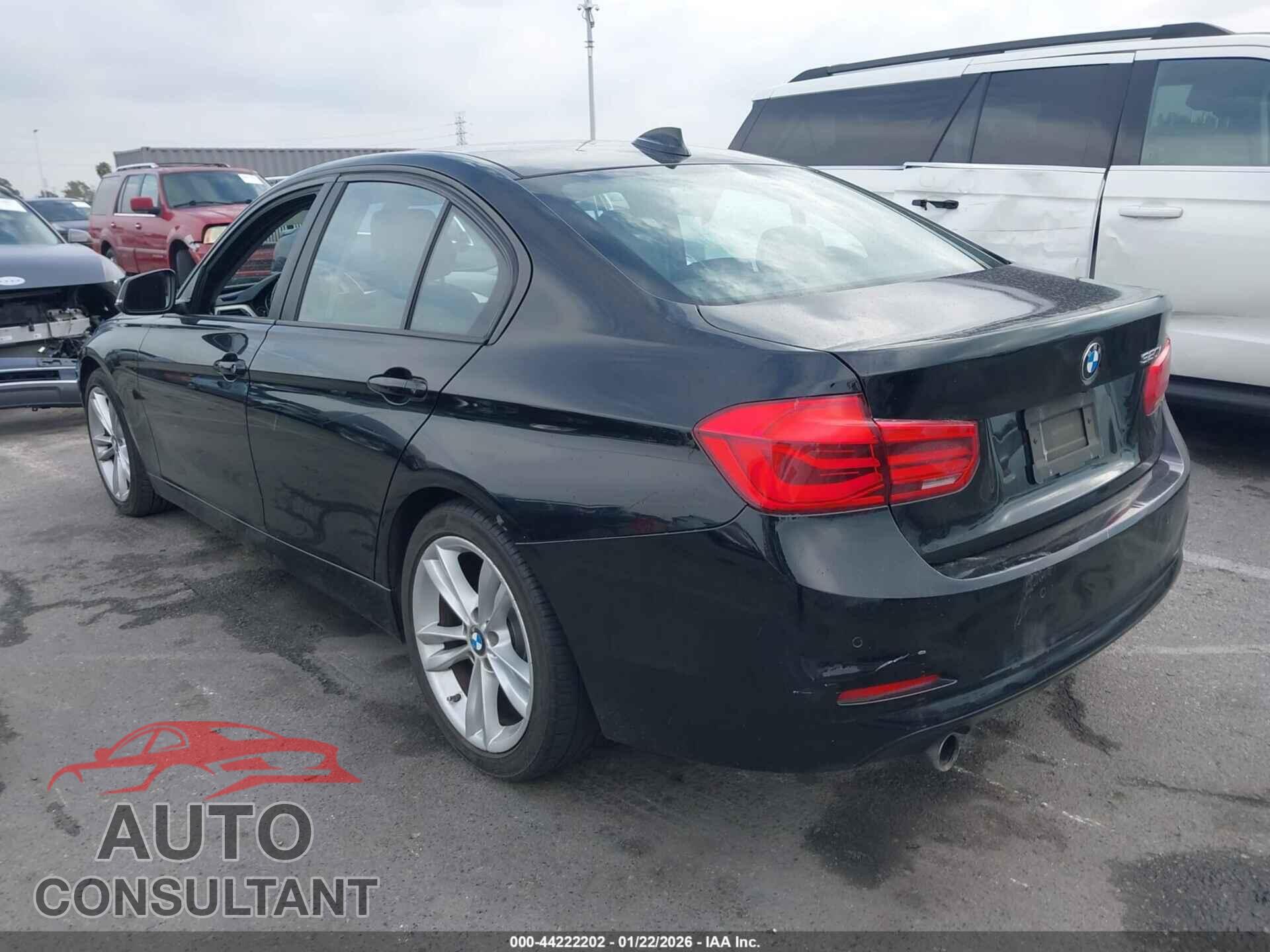 BMW 320I 2018 - WBA8E1G53JNU89541