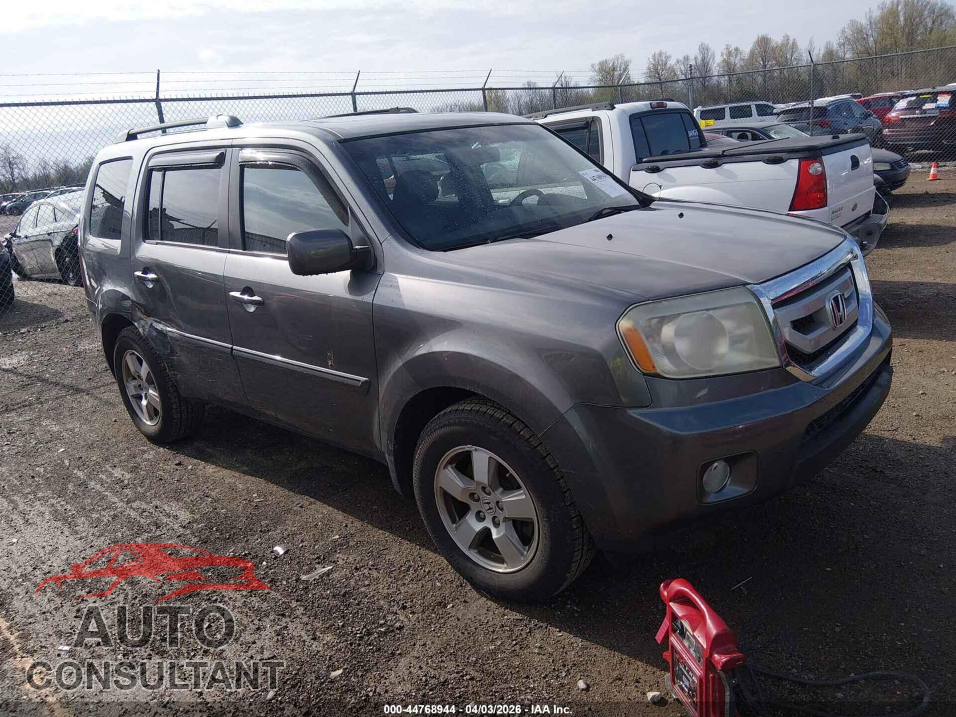HONDA PILOT 2011 - 5FNYF4H58BB044678