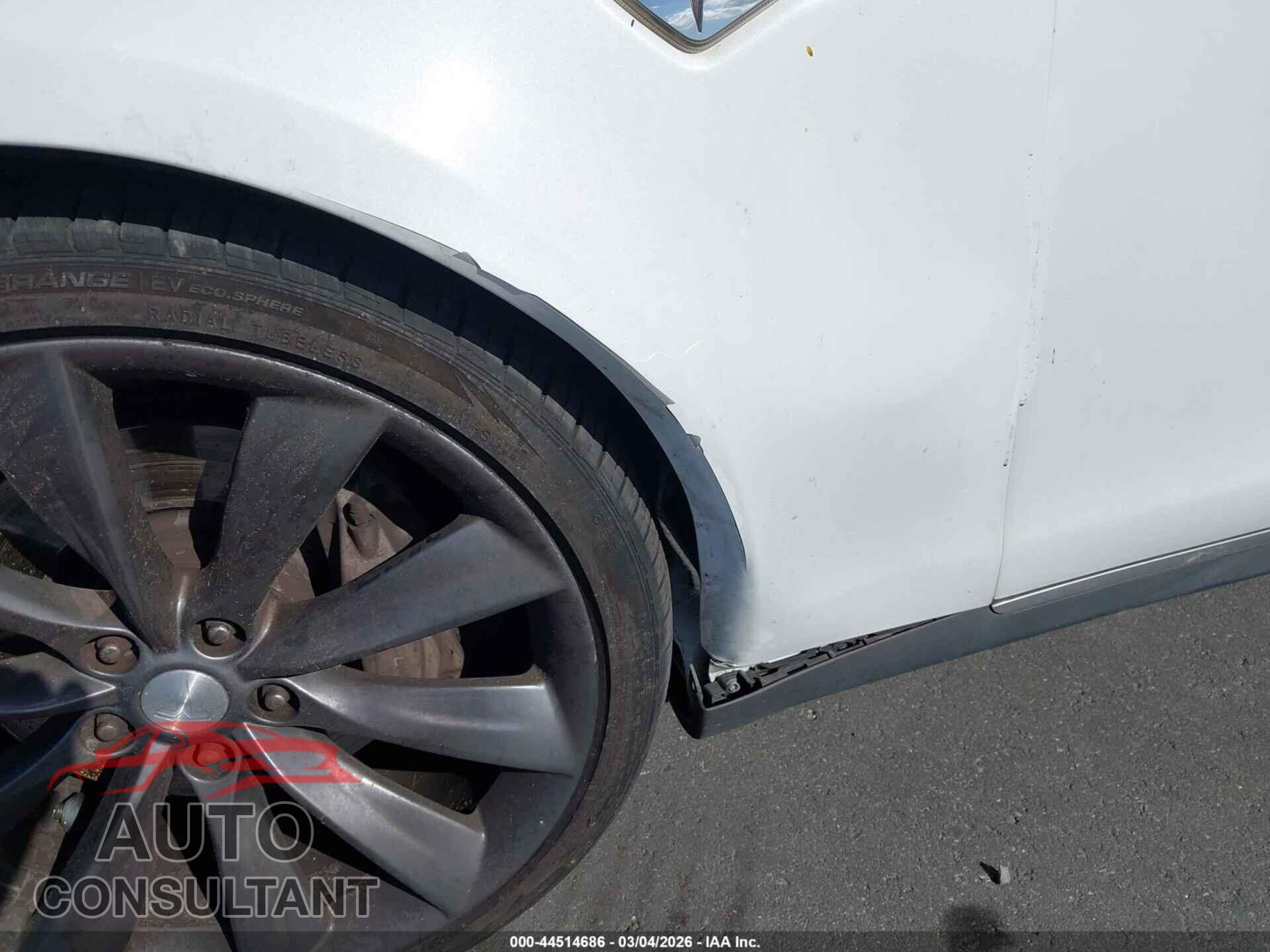 TESLA MODEL S 2015 - 5YJSA1E29FF118290