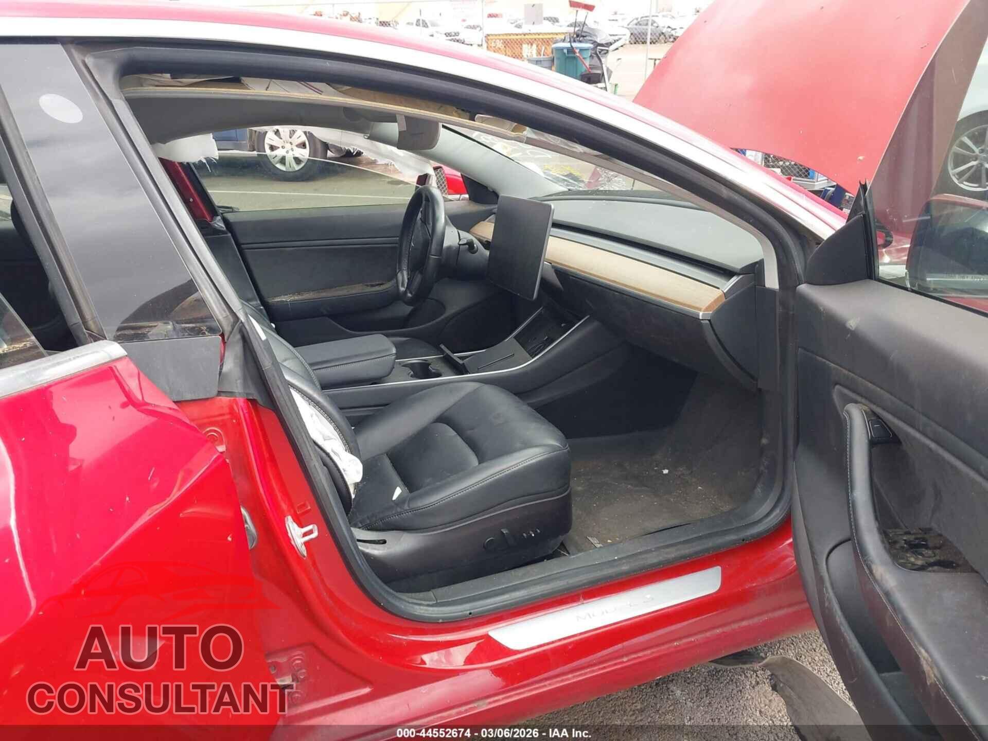 TESLA MODEL 3 2018 - 5YJ3E1EA1JF019231
